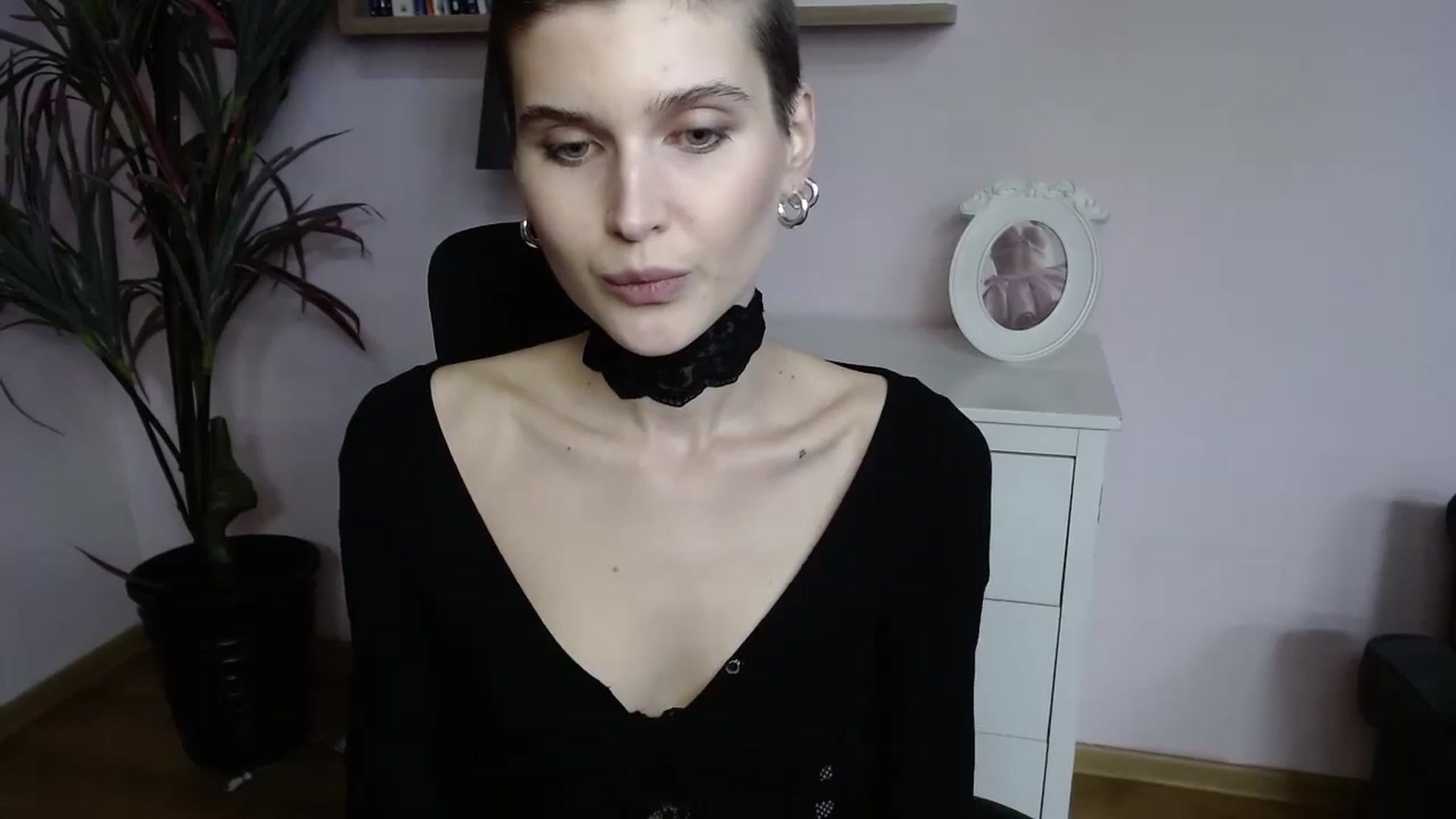 Gallery image thumbnail from SarahPassionX's myfreecams stream on, 05/12/2024, 13:40 image 8 of 20