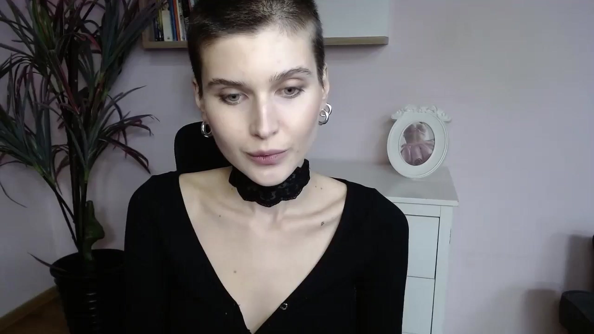 Gallery image thumbnail from SarahPassionX's myfreecams stream on, 05/12/2024, 13:40 image 1 of 20