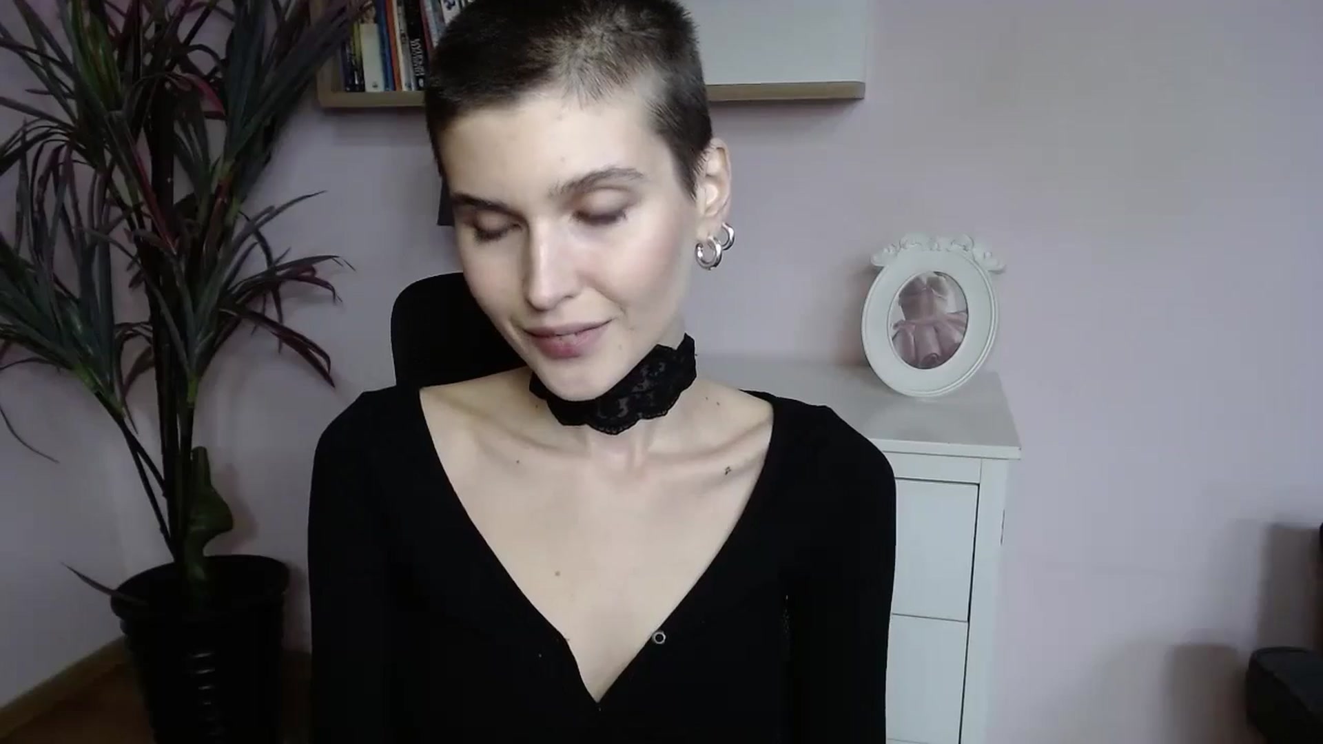 Gallery image thumbnail from SarahPassionX's myfreecams stream on, 05/12/2024, 13:40 image 3 of 20