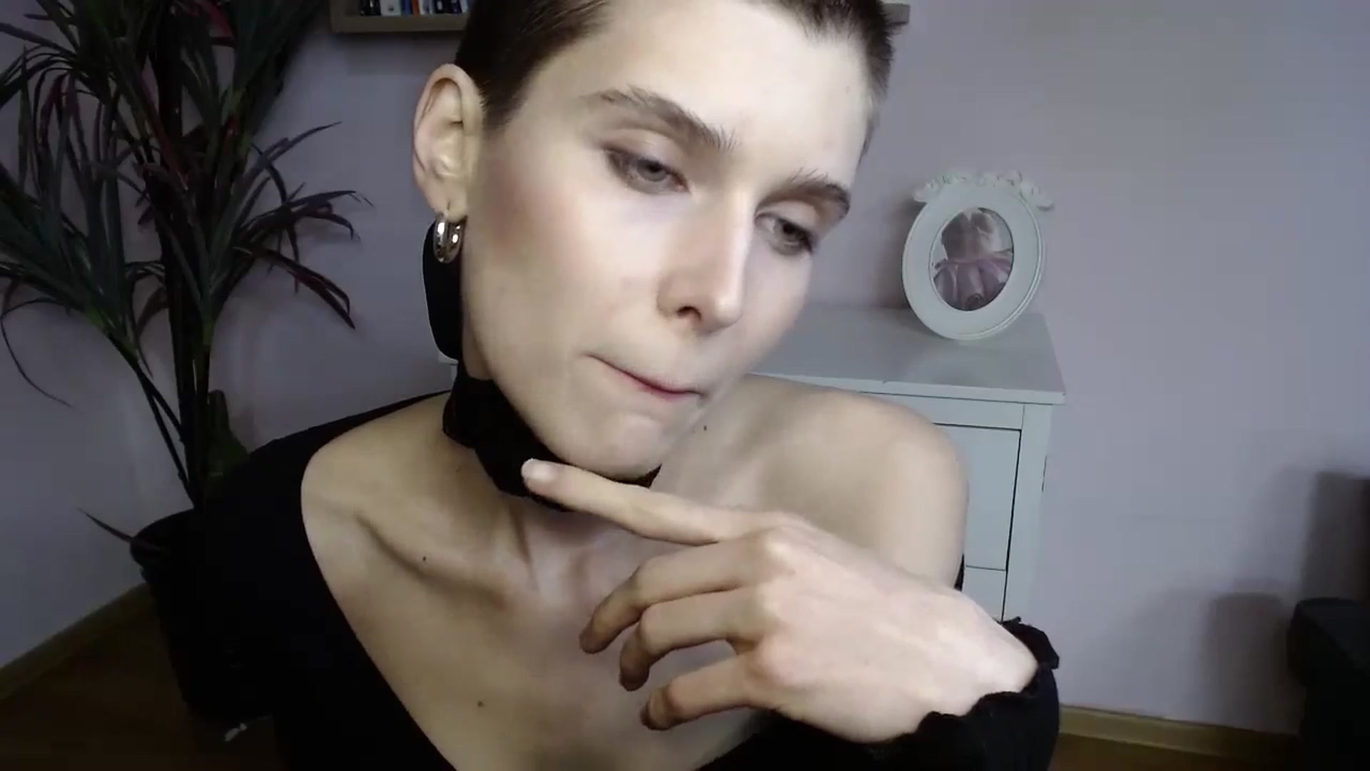 Gallery image thumbnail from SarahPassionX's myfreecams stream on, 05/12/2024, 13:40 image 15 of 20