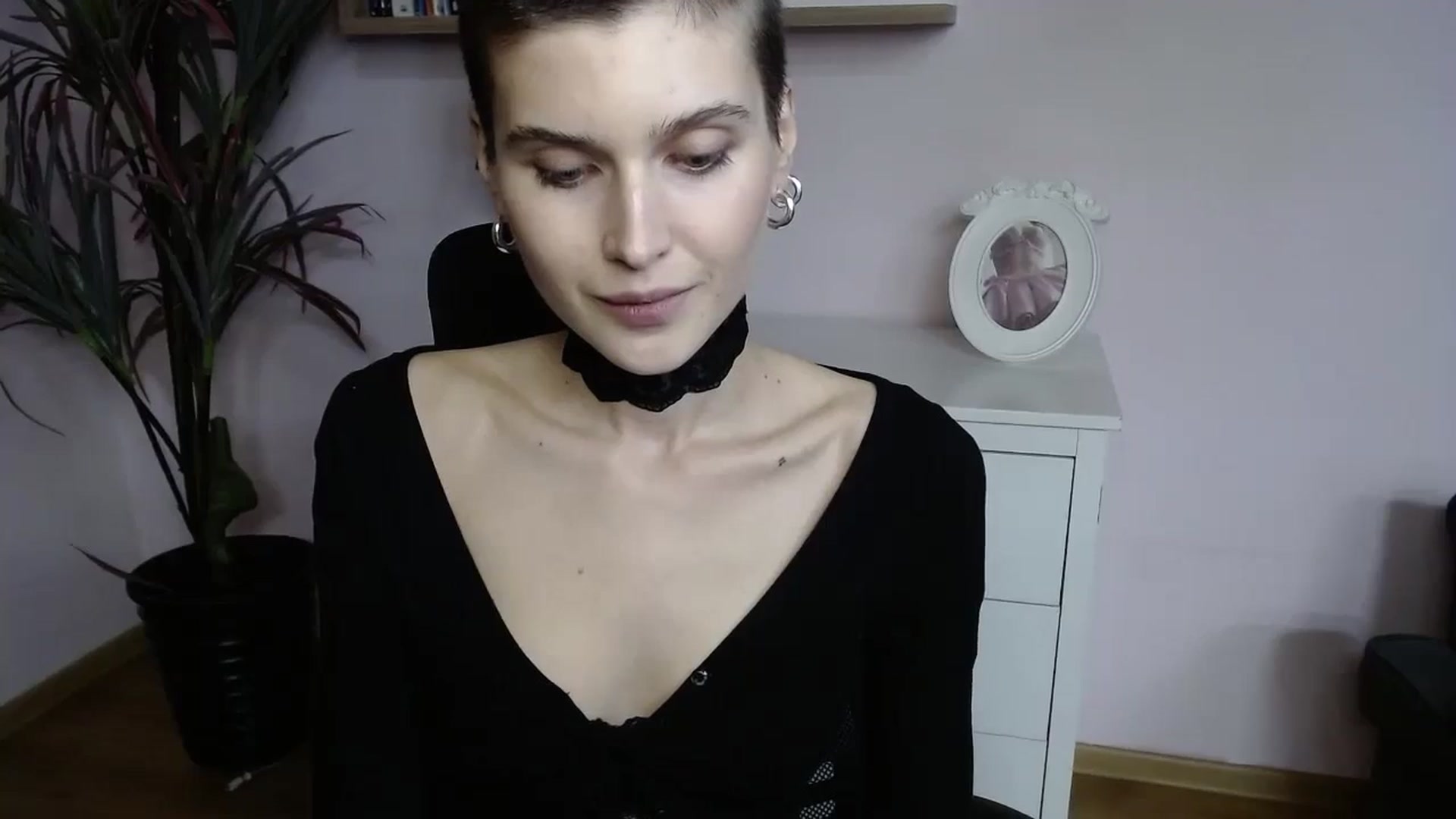 Gallery image thumbnail from SarahPassionX's myfreecams stream on, 05/12/2024, 13:40 image 6 of 20