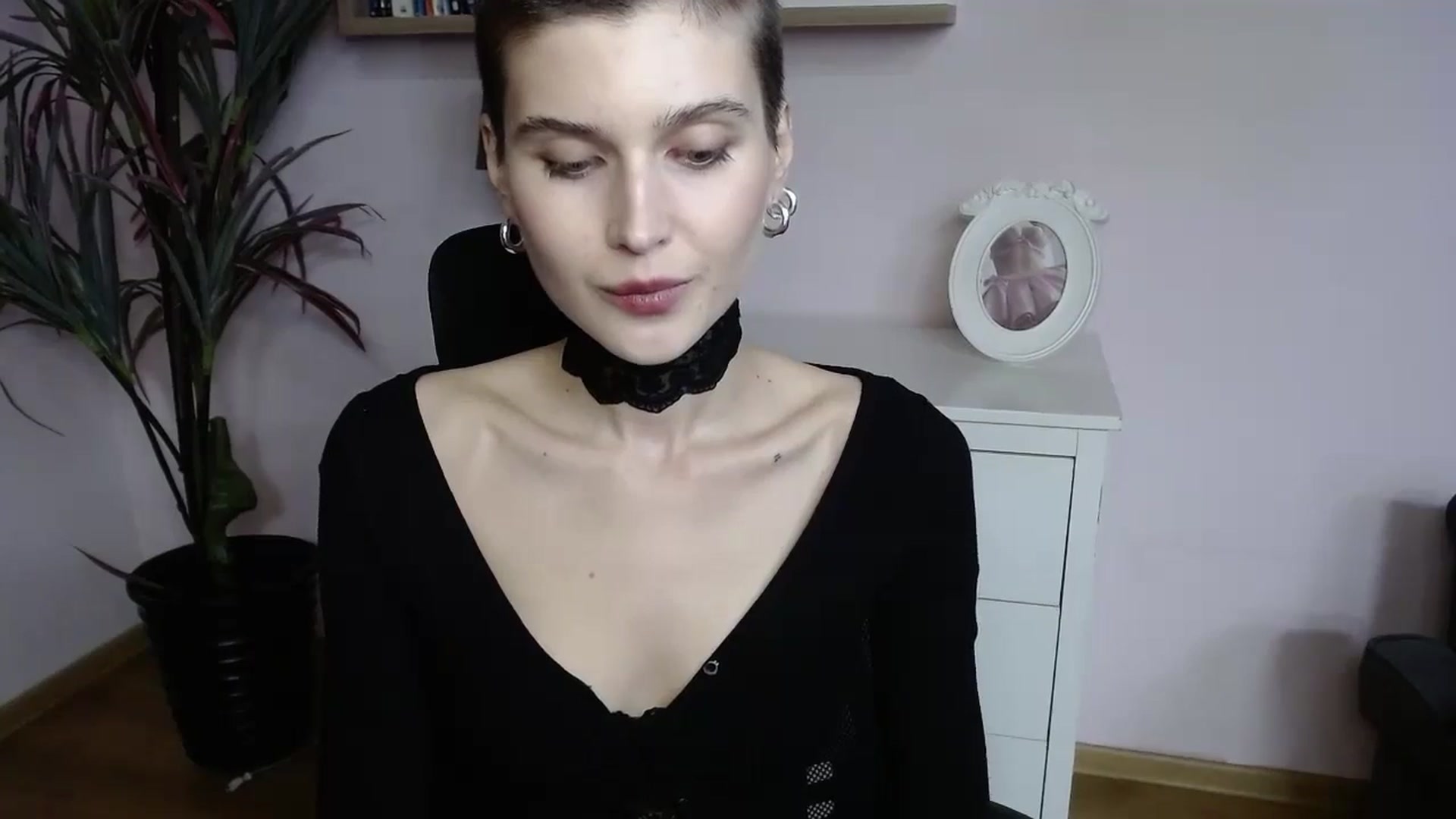 Gallery image thumbnail from SarahPassionX's myfreecams stream on, 05/12/2024, 13:40 image 9 of 20