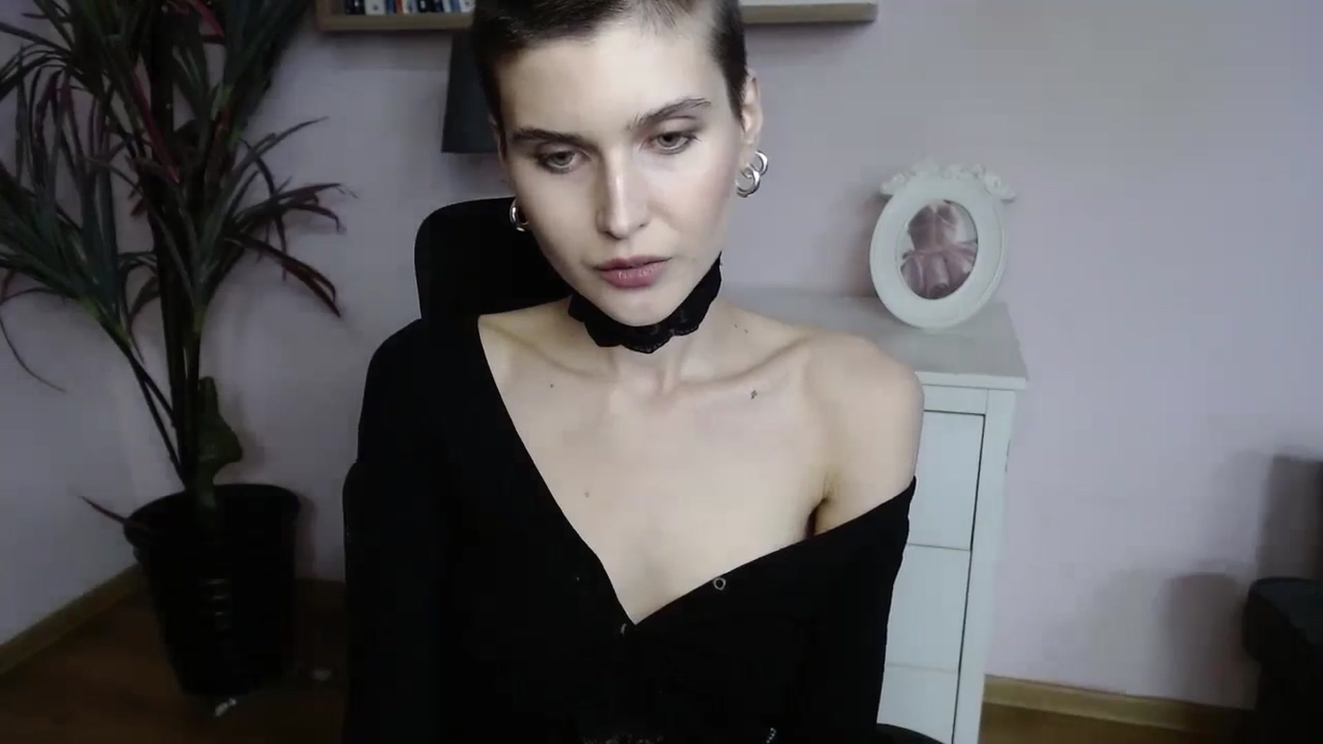 Gallery image thumbnail from SarahPassionX's myfreecams stream on, 05/12/2024, 13:40 image 18 of 20