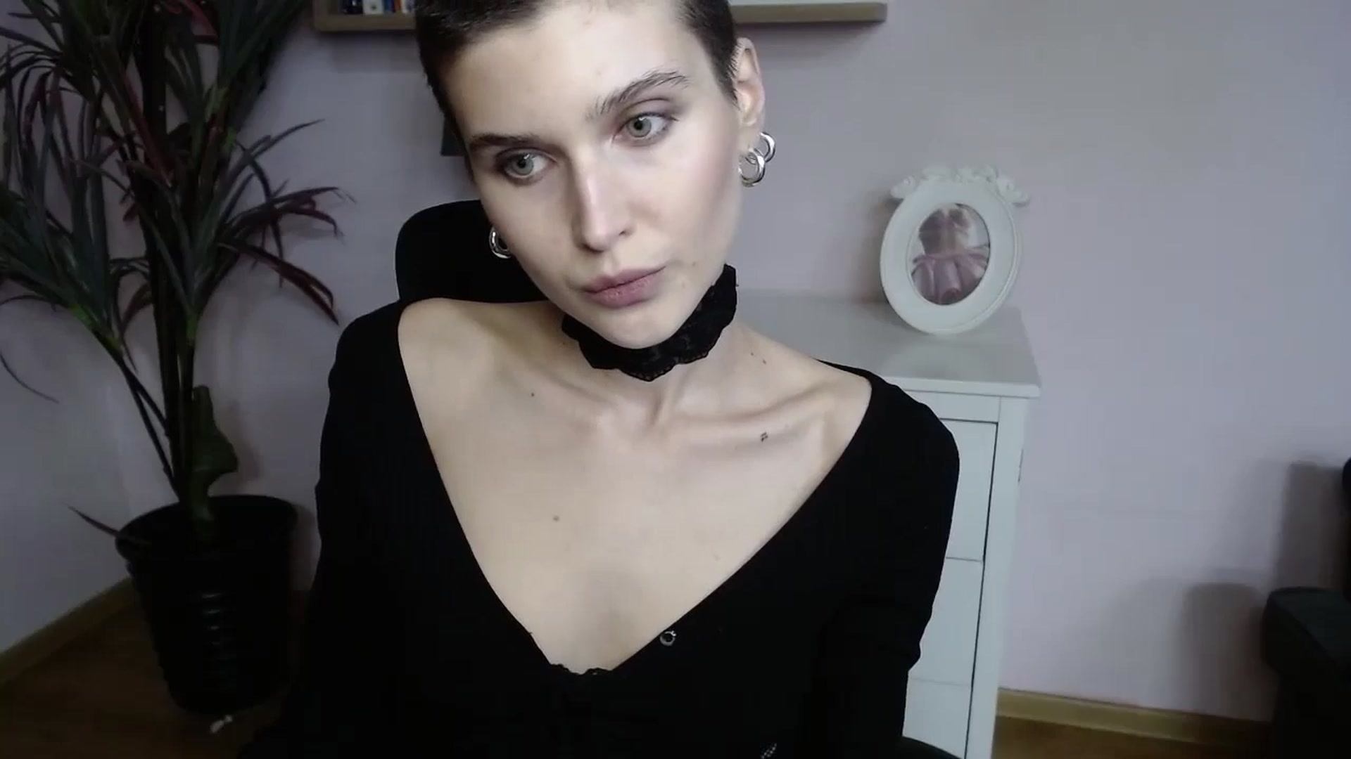 Gallery image thumbnail from SarahPassionX's myfreecams stream on, 05/12/2024, 13:40 image 4 of 20