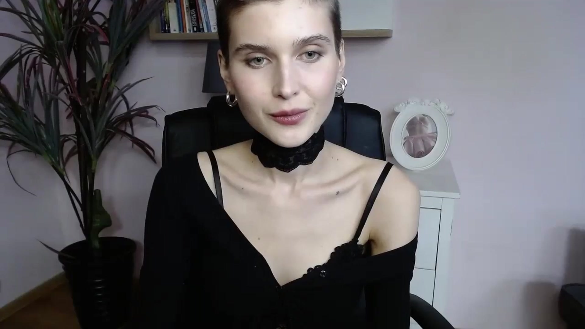 Gallery image thumbnail from SarahPassionX's myfreecams stream on, 05/12/2024, 14:20 image 5 of 20