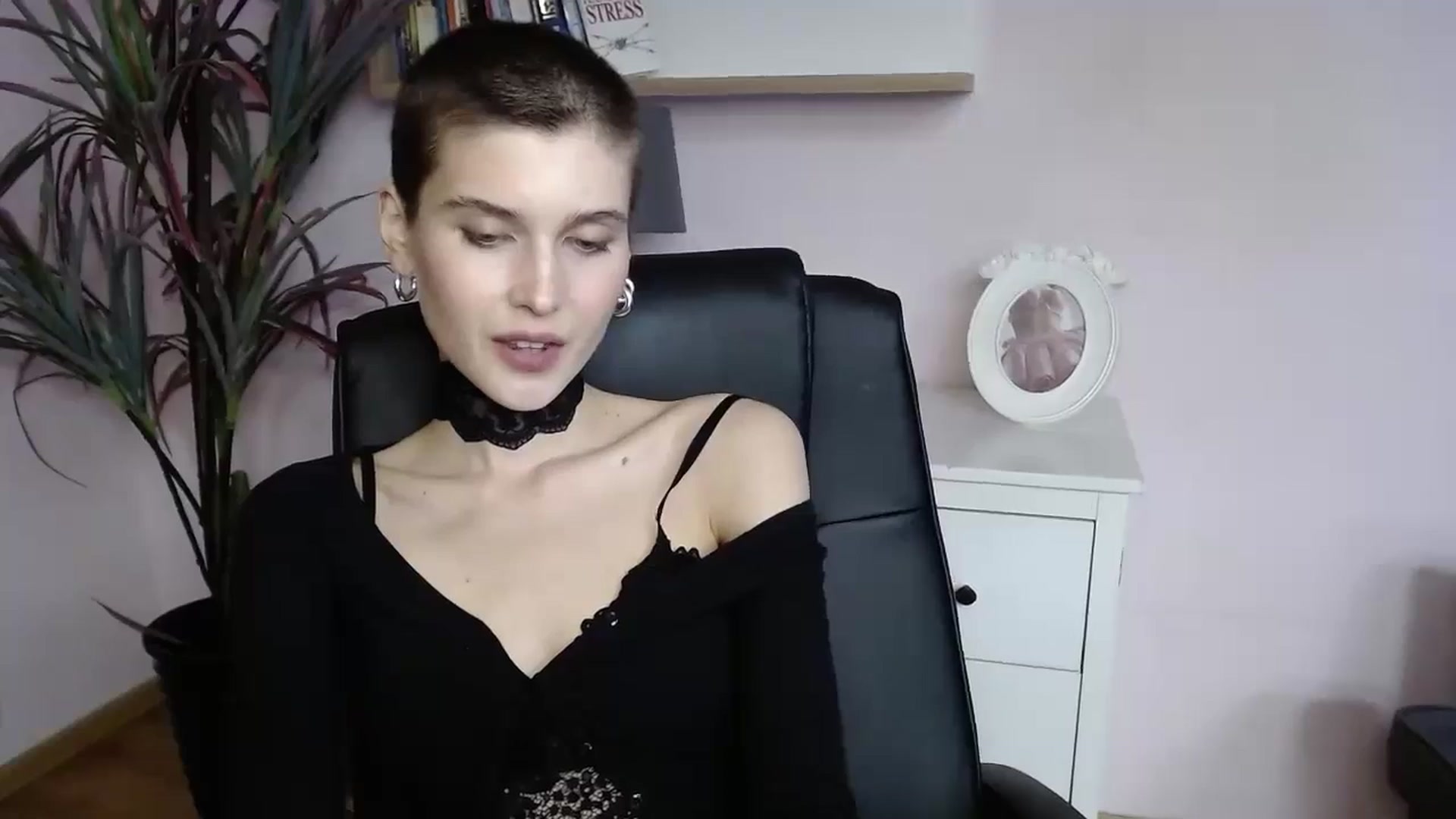 Gallery image thumbnail from SarahPassionX's myfreecams stream on, 05/12/2024, 14:20 image 20 of 20