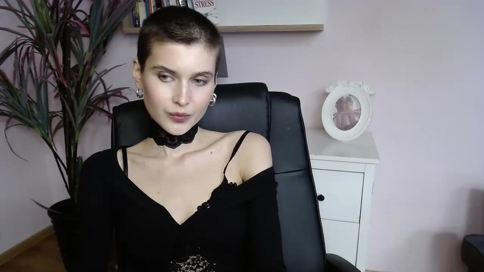 Gallery image thumbnail from SarahPassionX's myfreecams stream on, 05/12/2024, 14:20 image 16 of 20