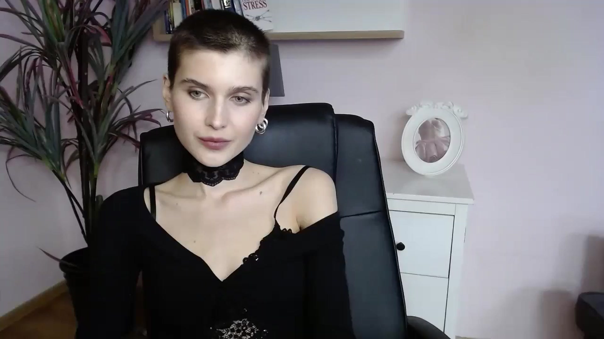 Gallery image thumbnail from SarahPassionX's myfreecams stream on, 05/12/2024, 14:20 image 18 of 20