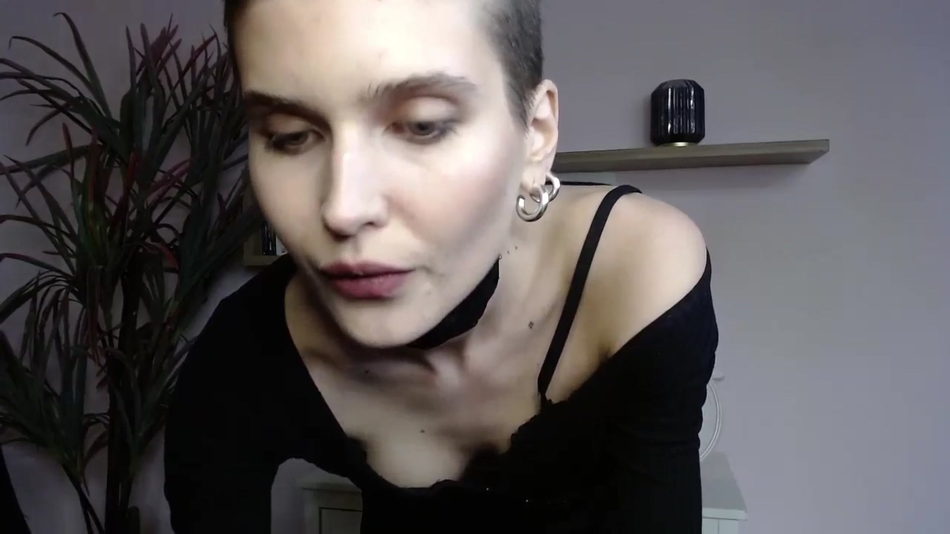 Gallery image thumbnail from SarahPassionX's myfreecams stream on, 05/12/2024, 15:59 image 17 of 20