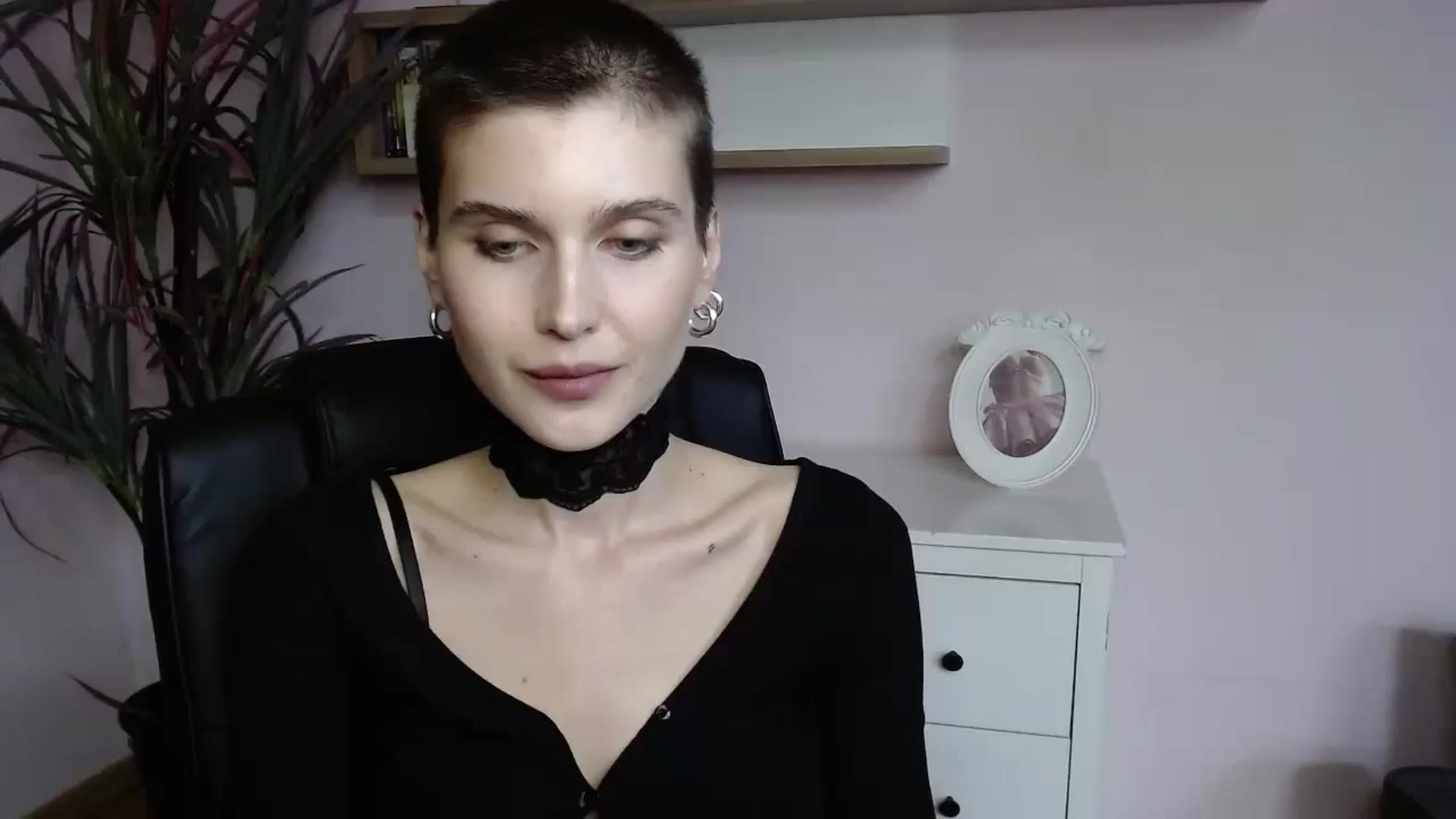Gallery image thumbnail from SarahPassionX's myfreecams stream on, 05/12/2024, 15:59 image 1 of 20