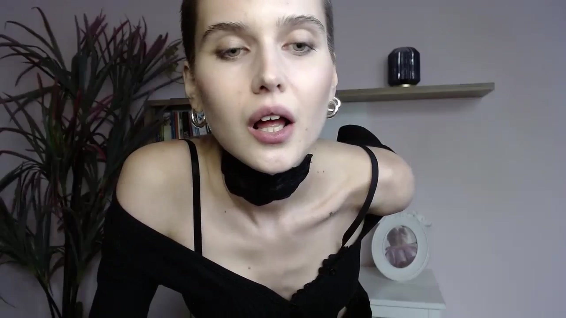 Gallery image thumbnail from SarahPassionX's myfreecams stream on, 05/12/2024, 15:59 image 18 of 20