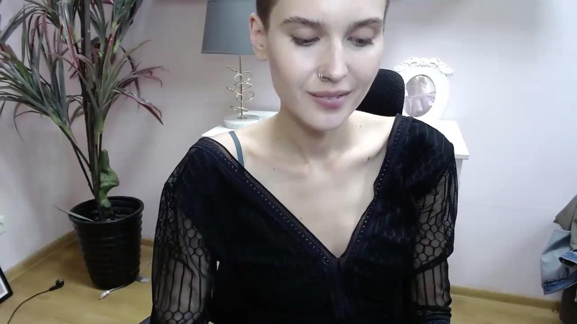Gallery image thumbnail from SarahPassionX's myfreecams stream on, 05/16/2024, 14:14 image 8 of 20