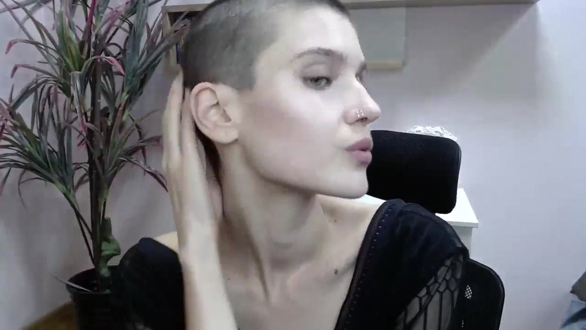 Gallery image thumbnail from SarahPassionX's myfreecams stream on, 05/16/2024, 14:14 image 13 of 20