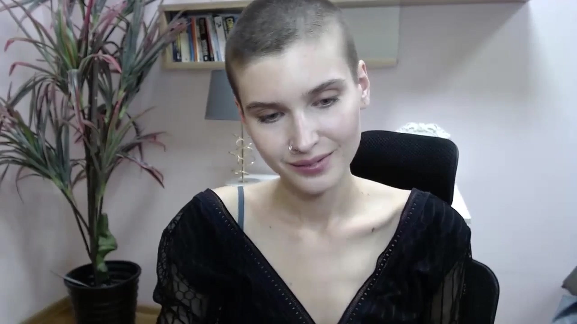 Gallery image thumbnail from SarahPassionX's myfreecams stream on, 05/16/2024, 14:14 image 14 of 20