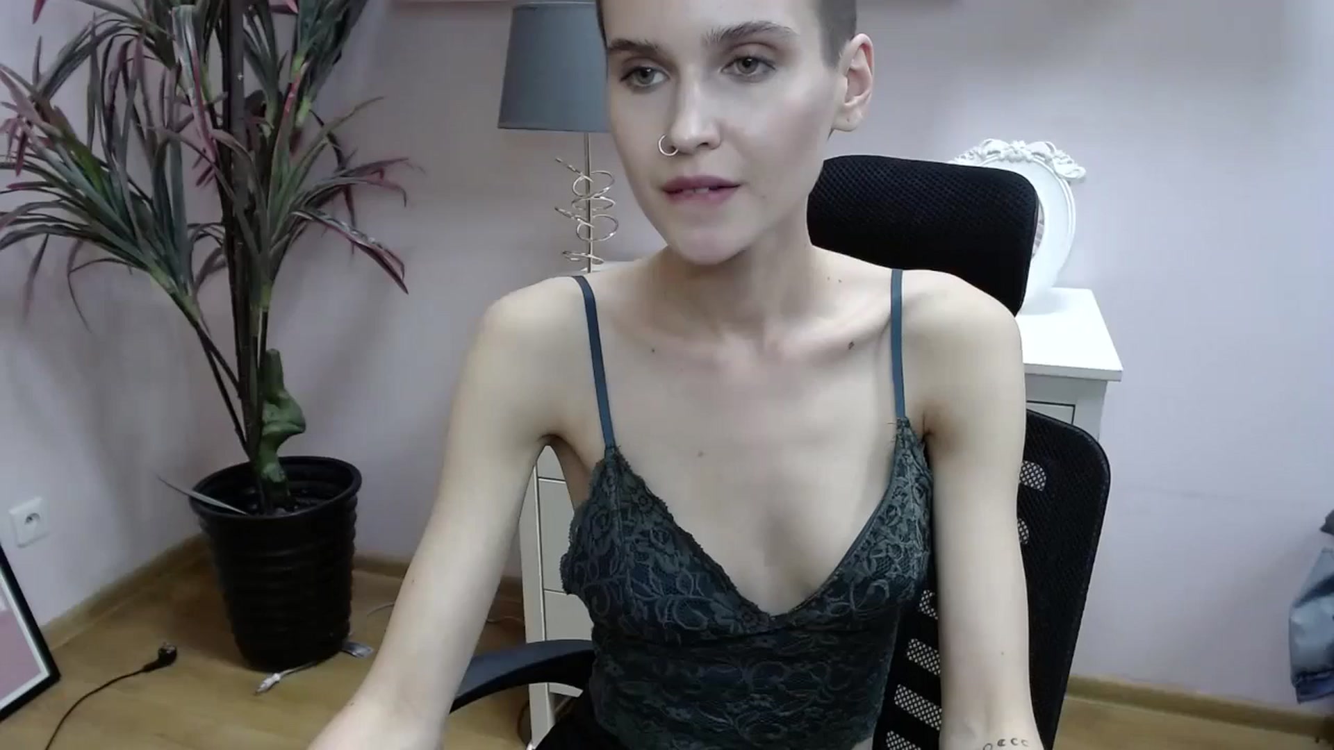 Gallery image thumbnail from SarahPassionX's myfreecams stream on, 05/16/2024, 15:54 image 15 of 20