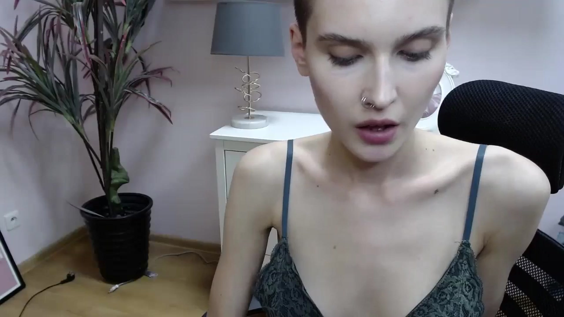 Gallery image thumbnail from SarahPassionX's myfreecams stream on, 05/16/2024, 15:54 image 4 of 20