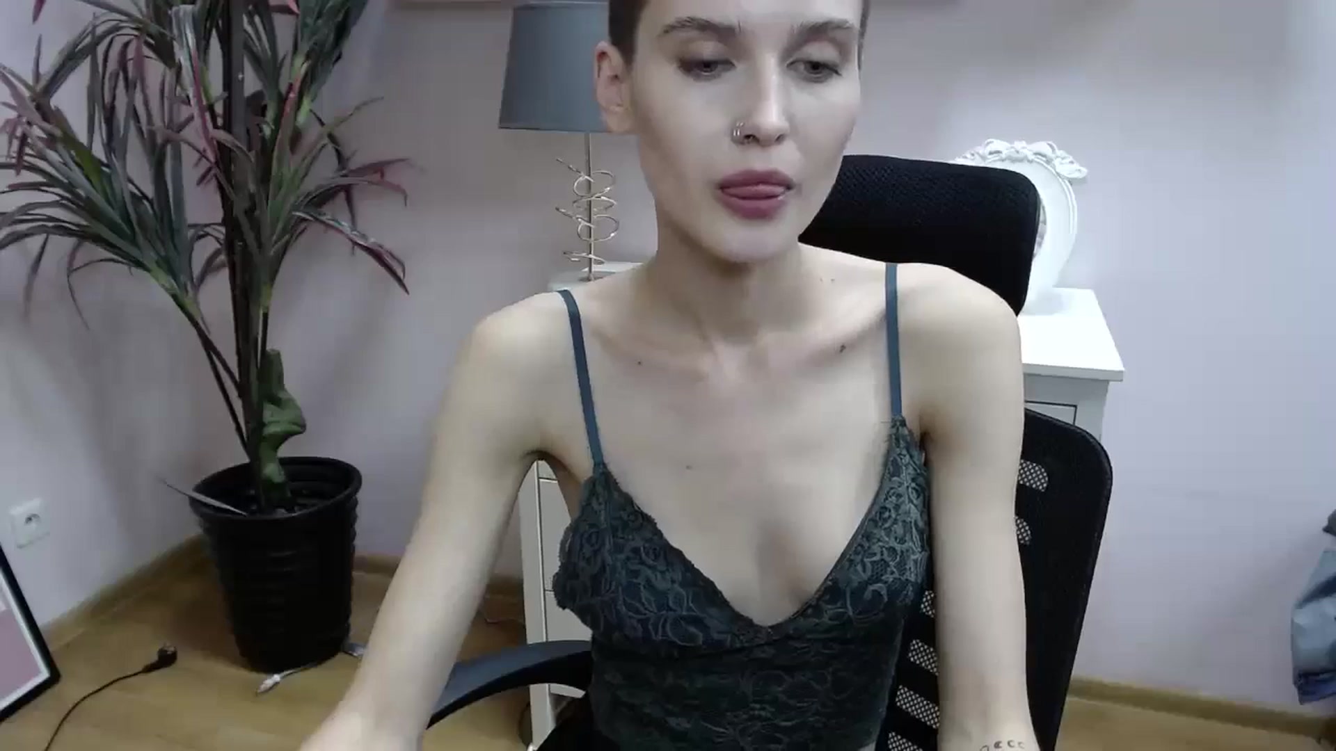 Gallery image thumbnail from SarahPassionX's myfreecams stream on, 05/16/2024, 15:54 image 16 of 20