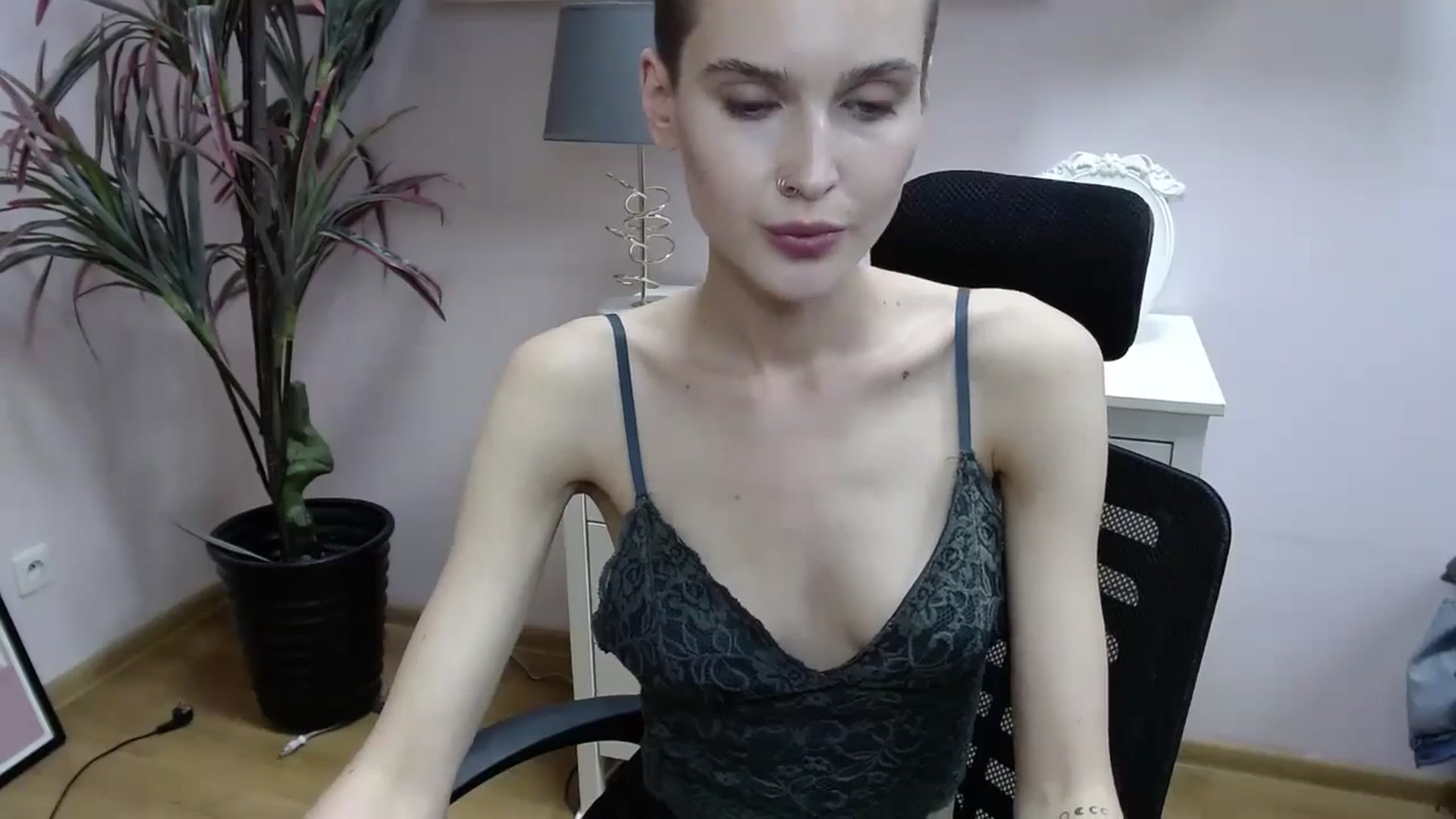 Gallery image thumbnail from SarahPassionX's myfreecams stream on, 05/16/2024, 15:54 image 17 of 20