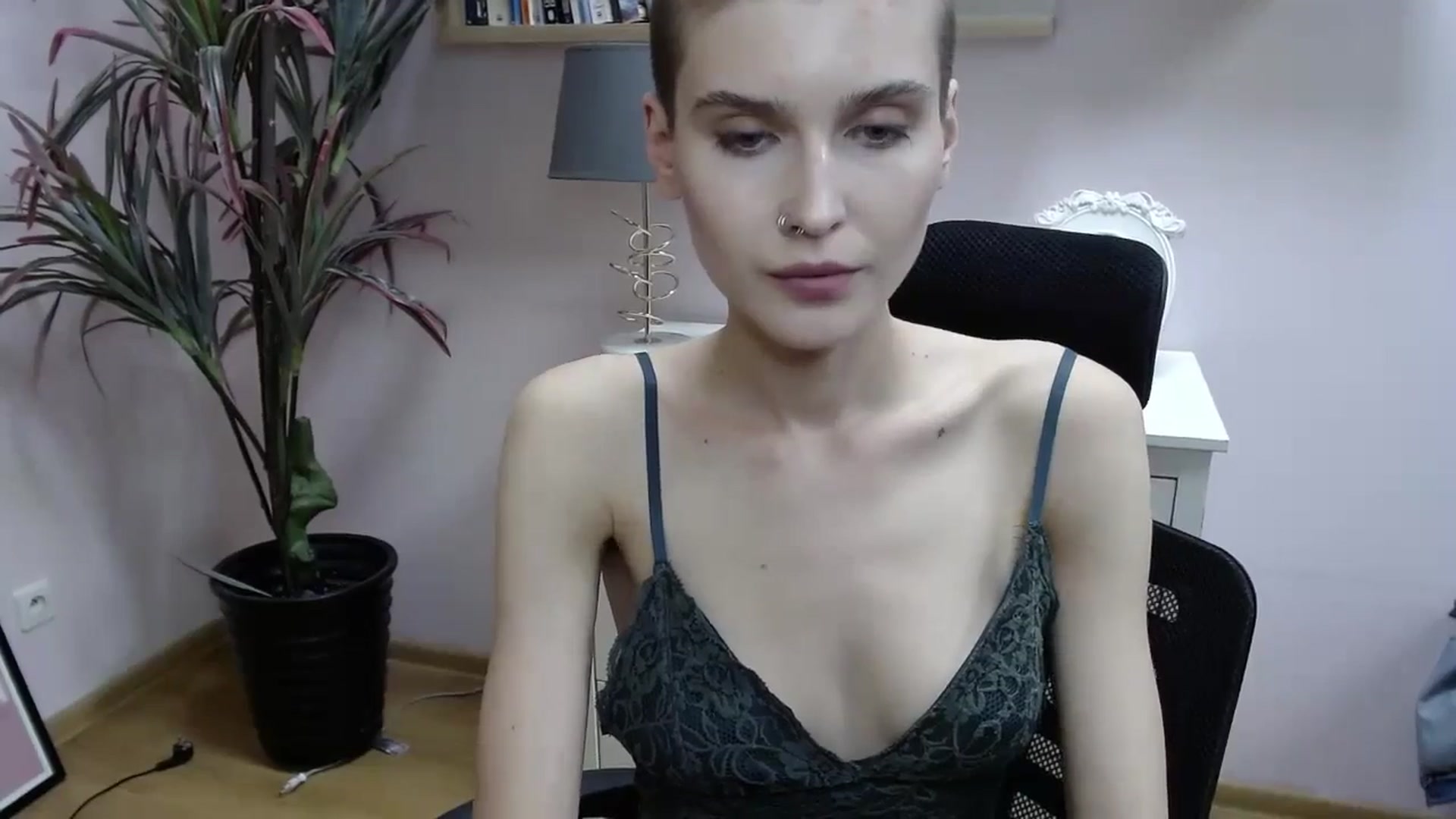 Gallery image thumbnail from SarahPassionX's myfreecams stream on, 05/16/2024, 16:08 image 8 of 20