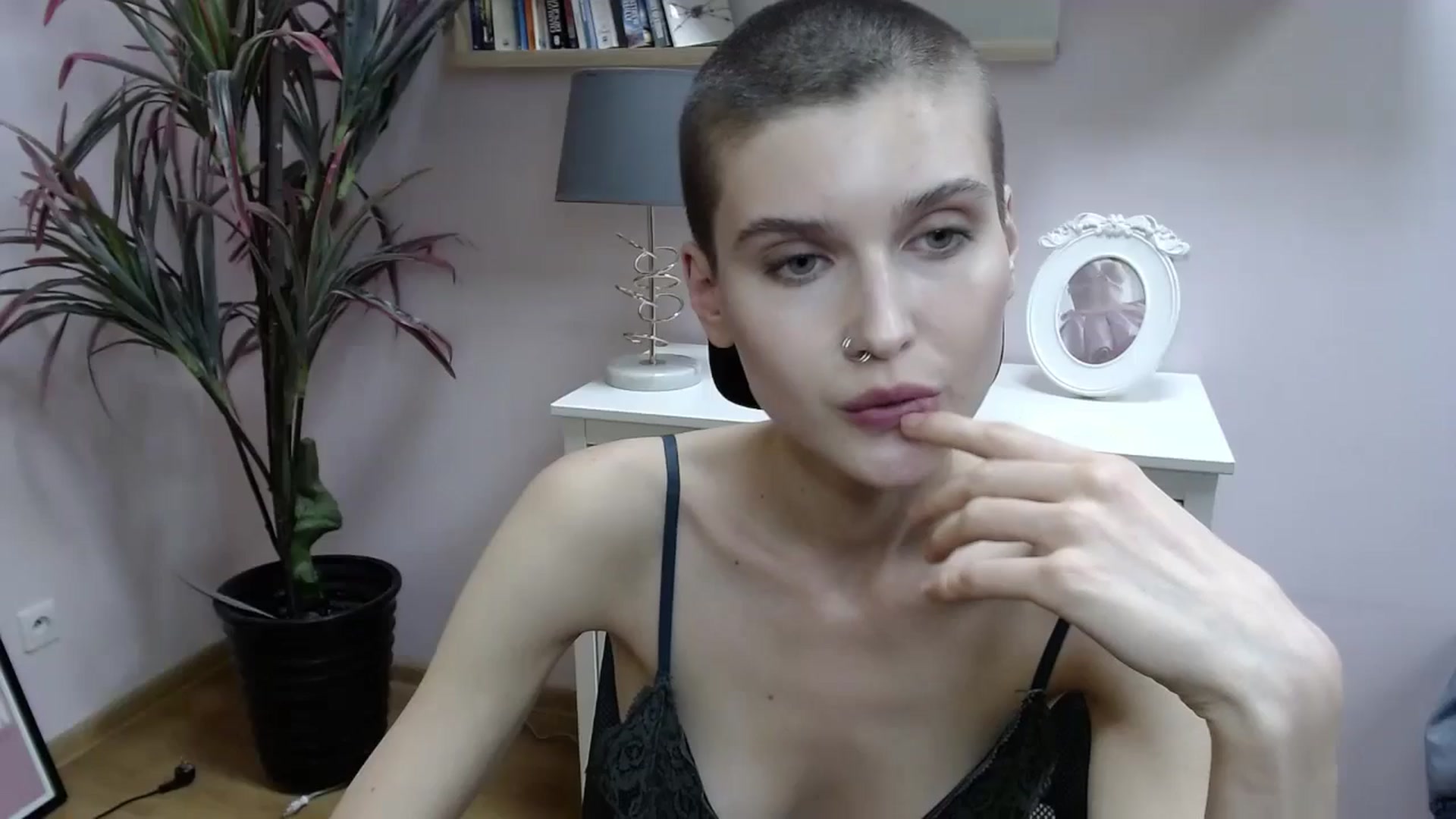 Gallery image thumbnail from SarahPassionX's myfreecams stream on, 05/16/2024, 16:08 image 3 of 20