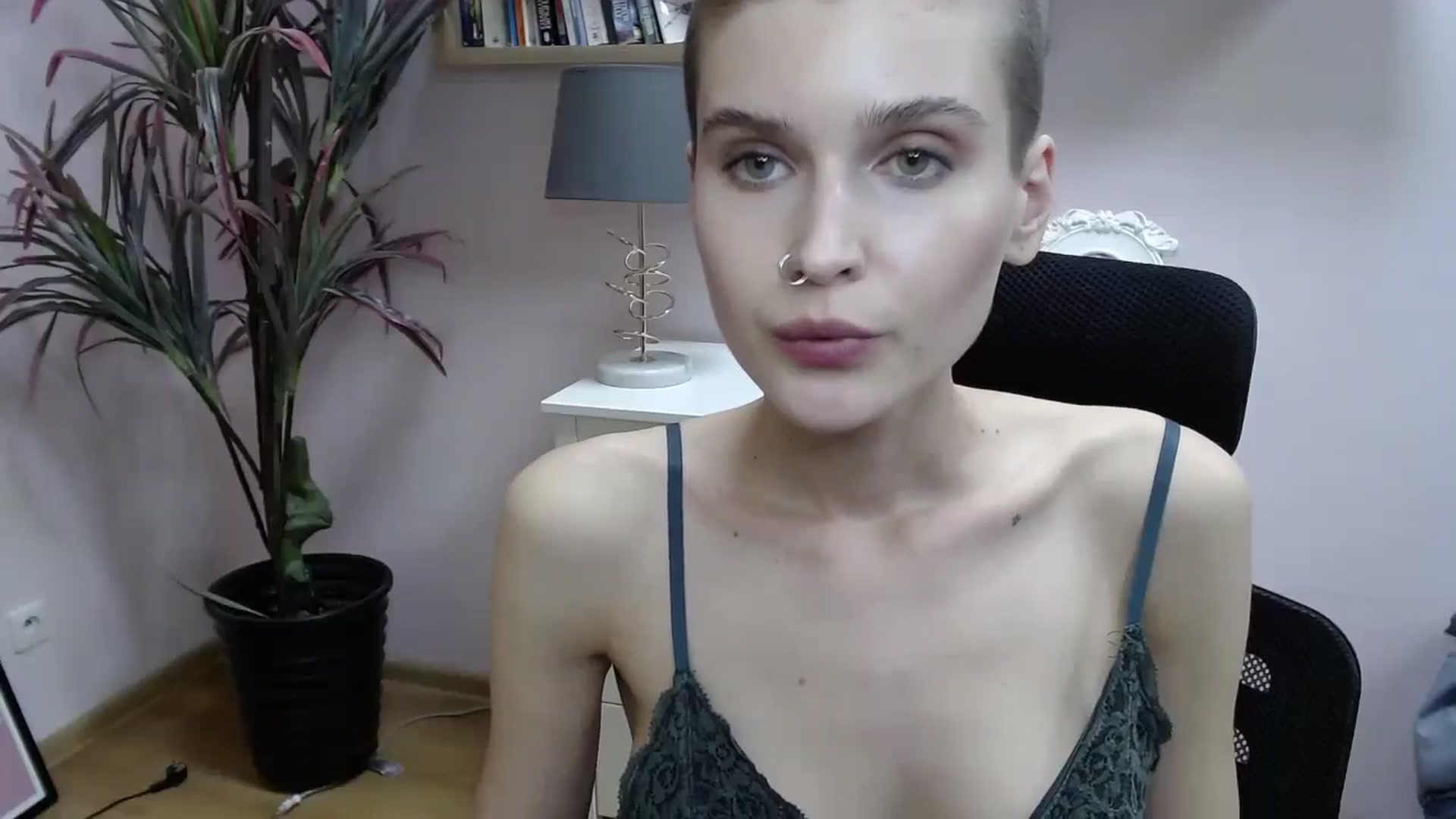 Gallery image thumbnail from SarahPassionX's myfreecams stream on, 05/16/2024, 16:08 image 17 of 20