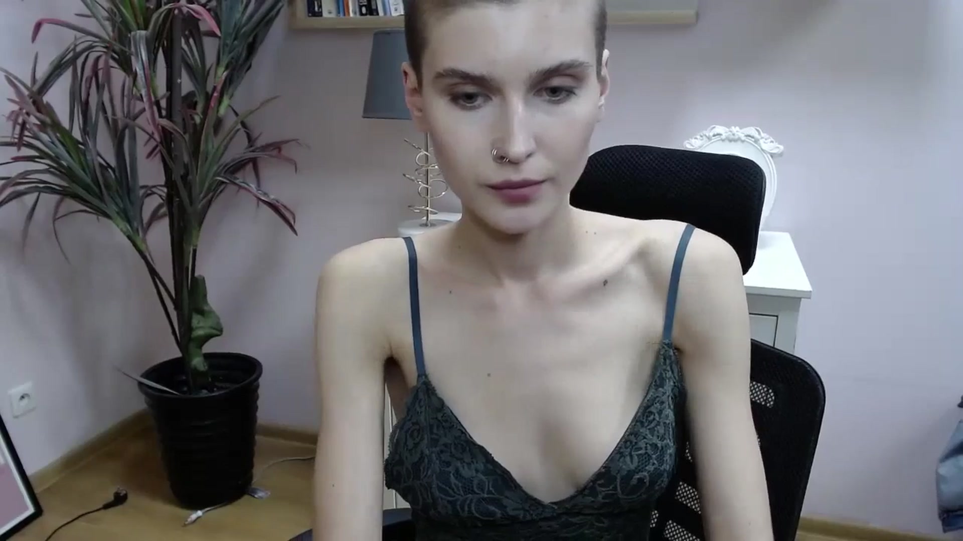 Gallery image thumbnail from SarahPassionX's myfreecams stream on, 05/16/2024, 16:08 image 7 of 20