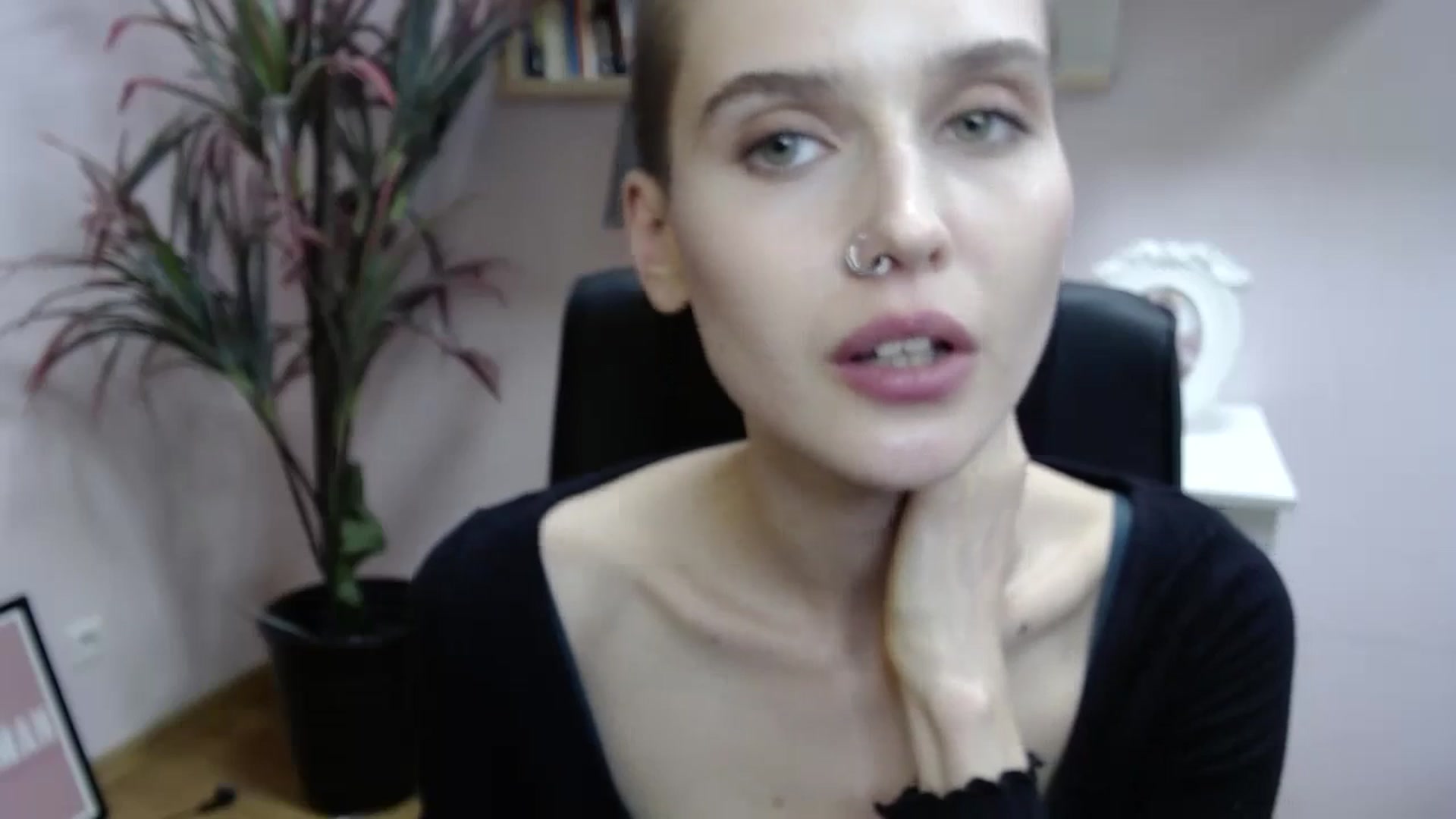 Gallery image thumbnail from SarahPassionX's myfreecams stream on, 05/16/2024, 18:26 image 13 of 20