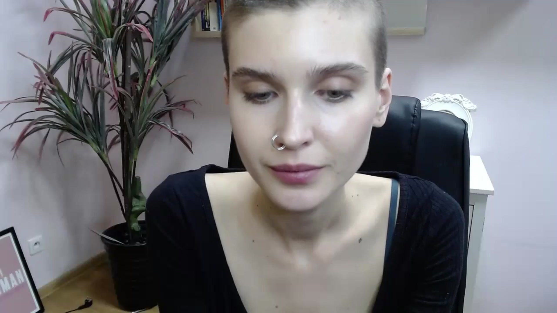 Gallery image thumbnail from SarahPassionX's myfreecams stream on, 05/16/2024, 18:26 image 14 of 20