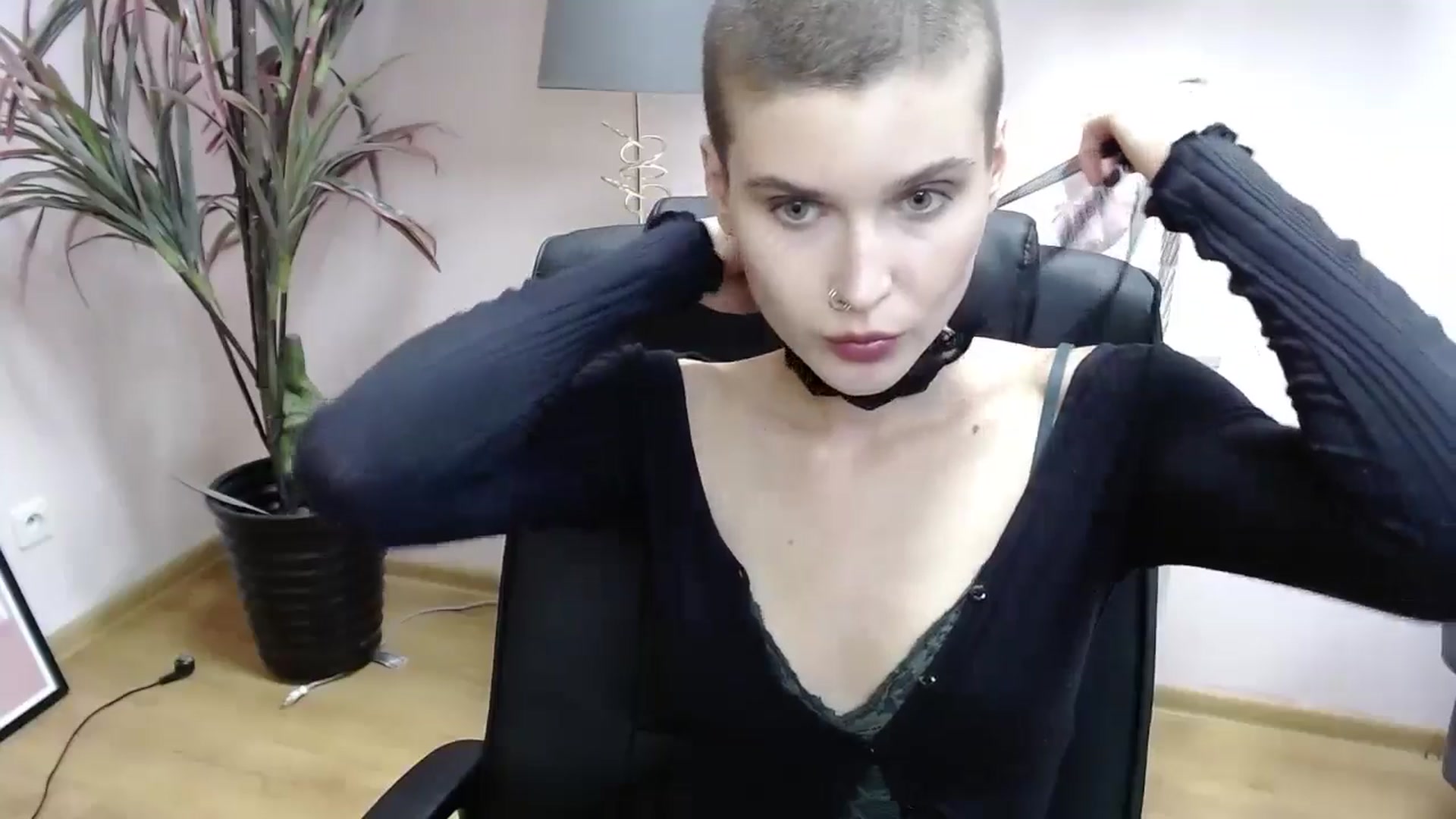 Gallery image thumbnail from SarahPassionX's myfreecams stream on, 05/16/2024, 18:26 image 5 of 20