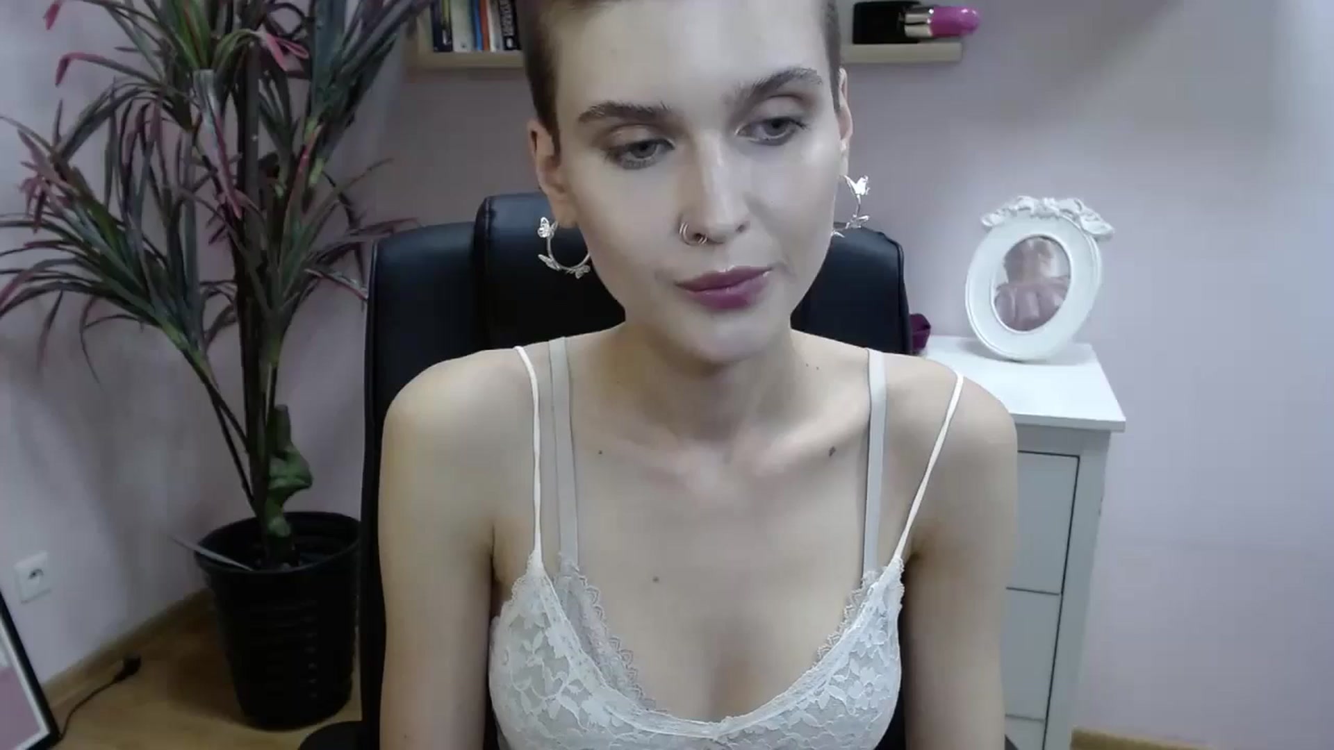 Gallery image thumbnail from SarahPassionX's myfreecams stream on, 05/23/2024, 15:17 image 19 of 20