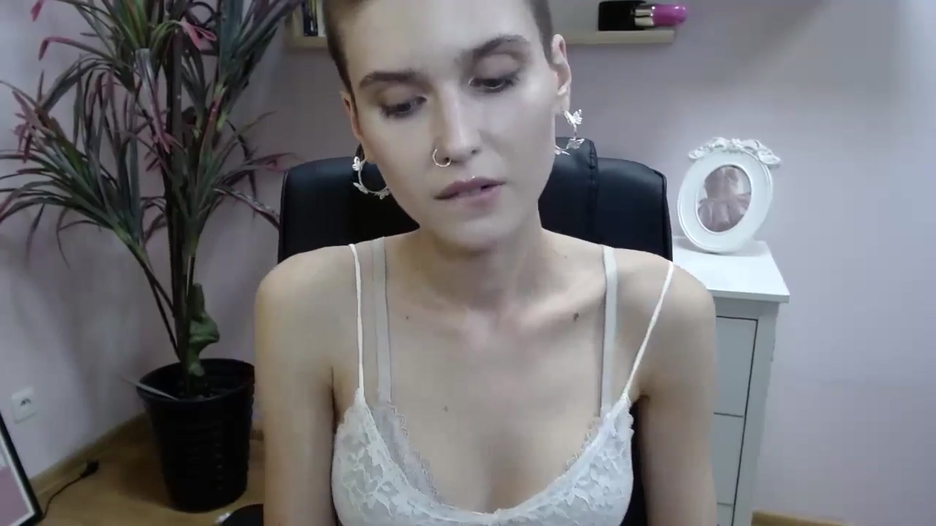 Gallery image thumbnail from SarahPassionX's myfreecams stream on, 05/23/2024, 15:17 image 20 of 20