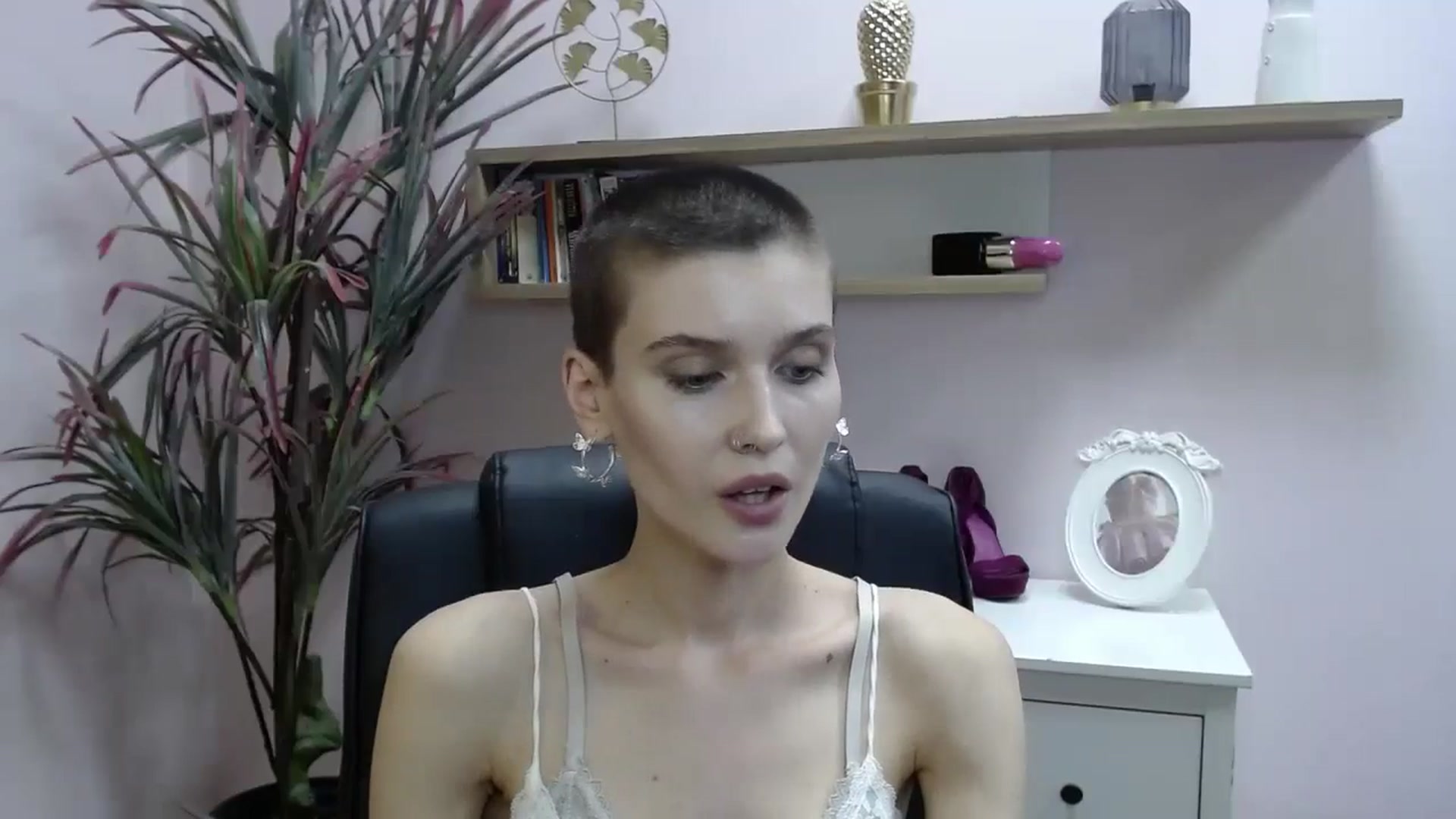 Gallery image thumbnail from SarahPassionX's myfreecams stream on, 05/23/2024, 15:17 image 11 of 20