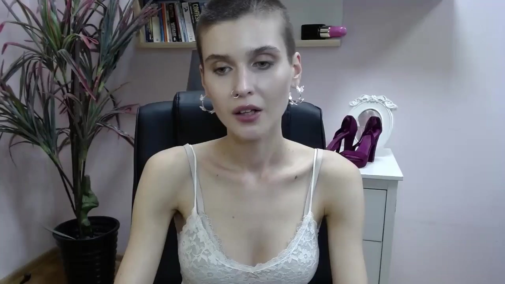 Gallery image thumbnail from SarahPassionX's myfreecams stream on, 05/23/2024, 19:41 image 20 of 20