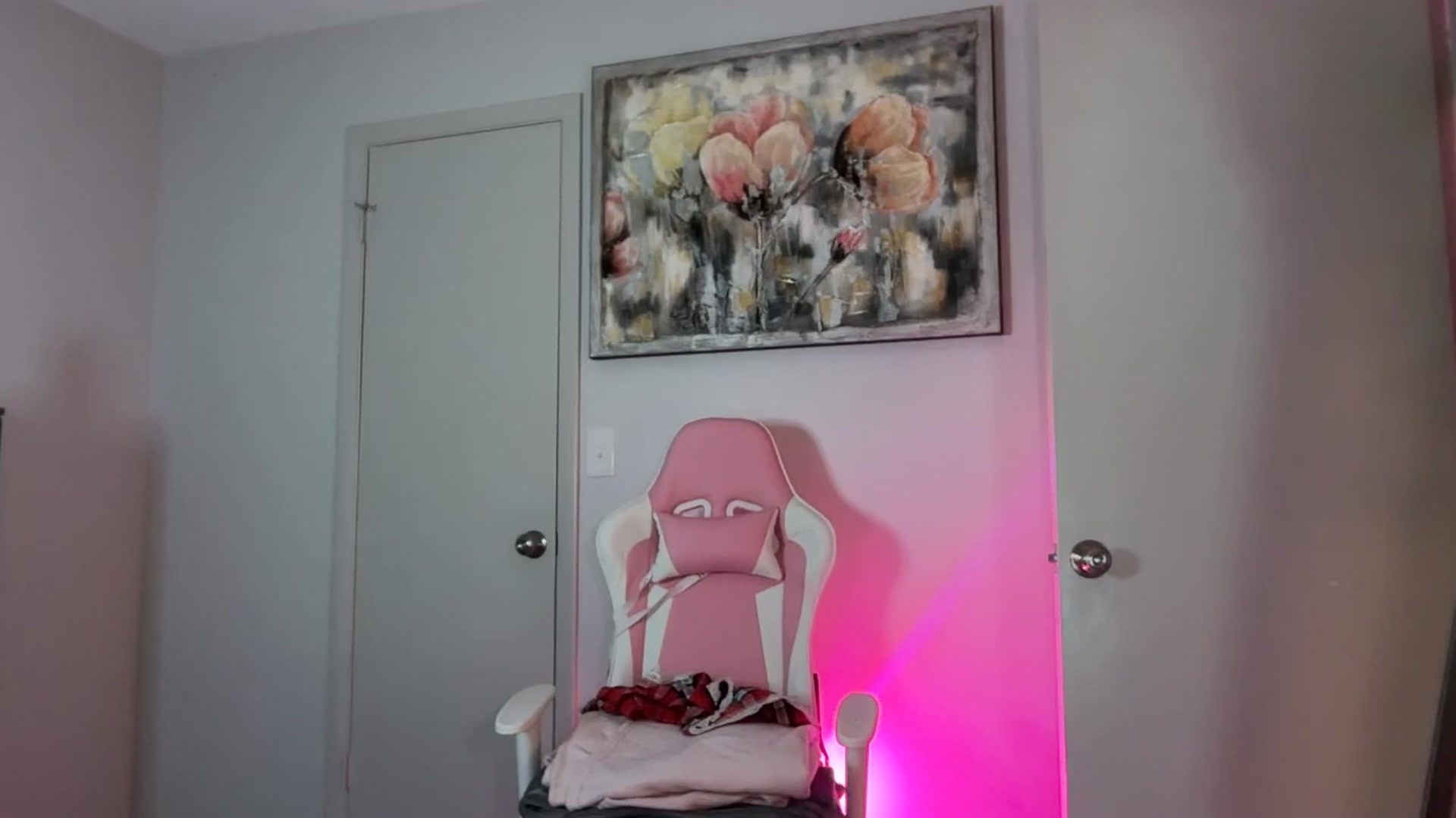 Gallery image thumbnail from SarahRhyder's myfreecams stream on, 07/23/2025, 23:40 image 14 of 20