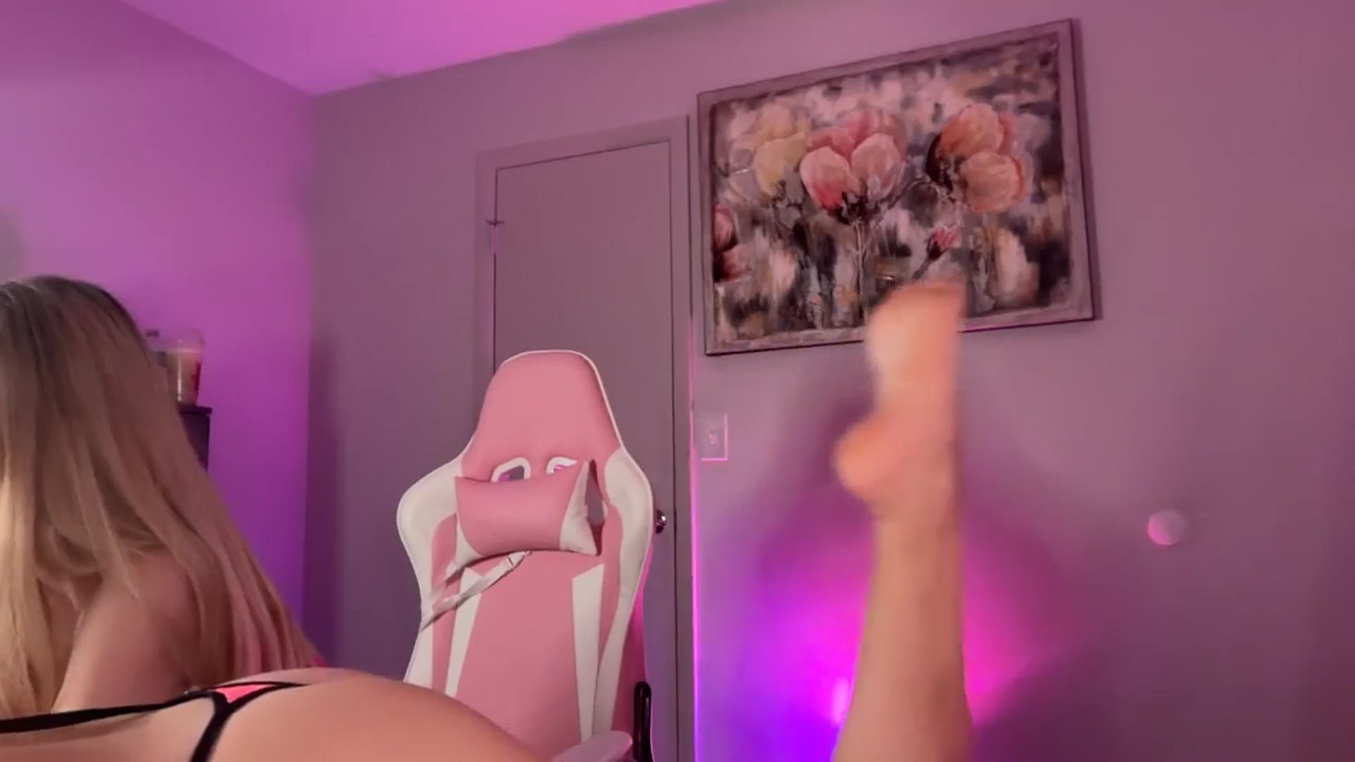 Gallery image thumbnail from SarahRhyder's myfreecams stream on, 08/13/2025, 01:43 image 5 of 20