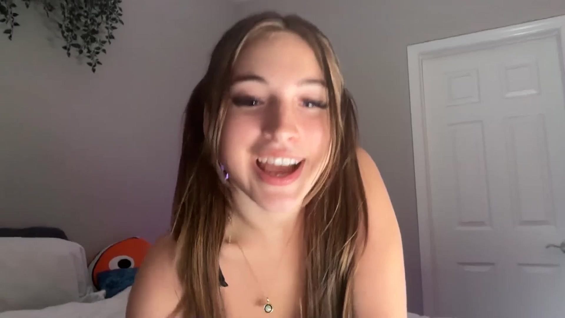 Gallery image thumbnail from SarahRhyder's myfreecams stream on, 08/20/2025, 24:24 image 7 of 20