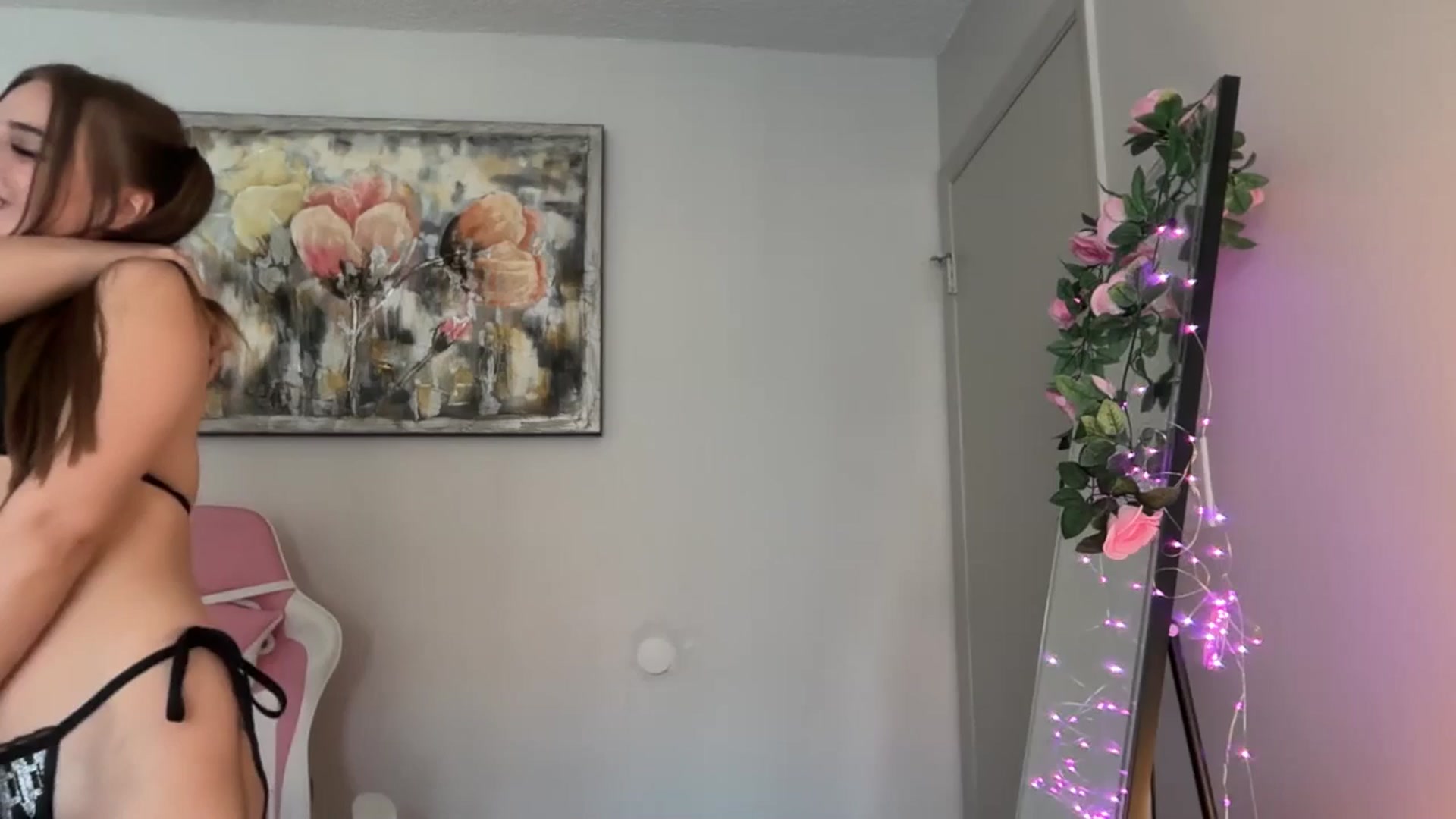 Gallery image thumbnail from SarahRhyder's myfreecams stream on, 08/20/2025, 22:25 image 1 of 20