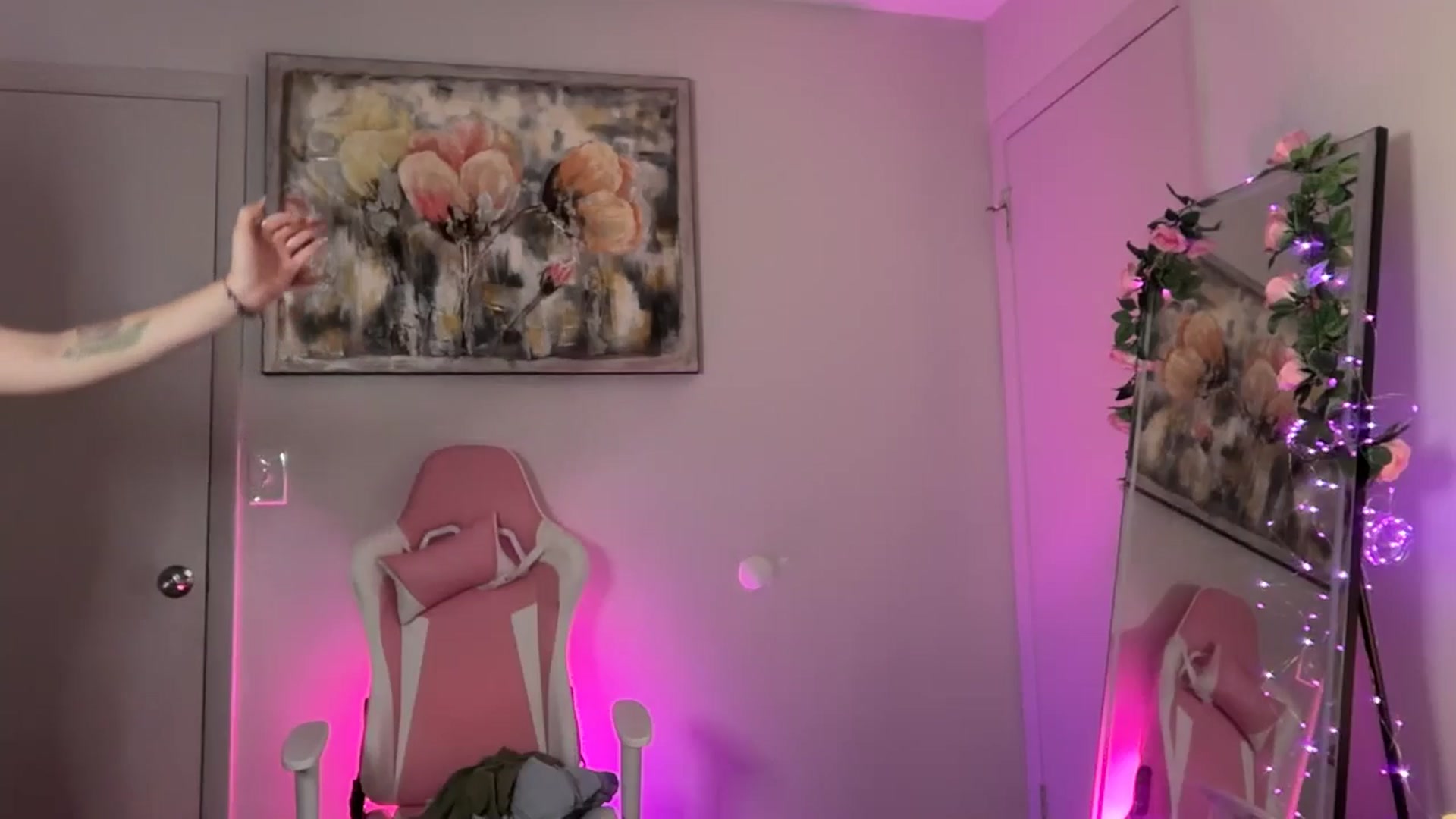 Gallery image thumbnail from SarahRhyder's myfreecams stream on, 09/03/2025, 03:44 image 3 of 20