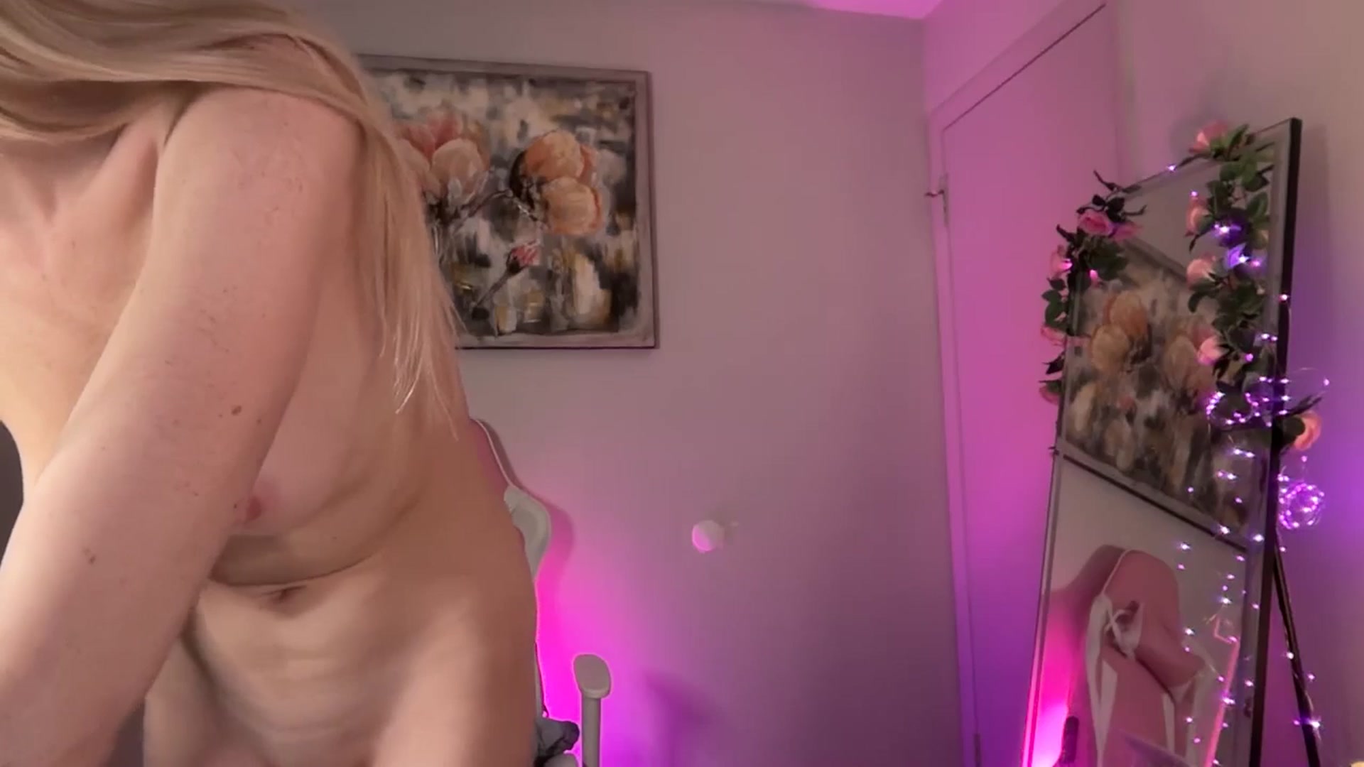 Gallery image thumbnail from SarahRhyder's myfreecams stream on, 09/03/2025, 03:44 image 5 of 20