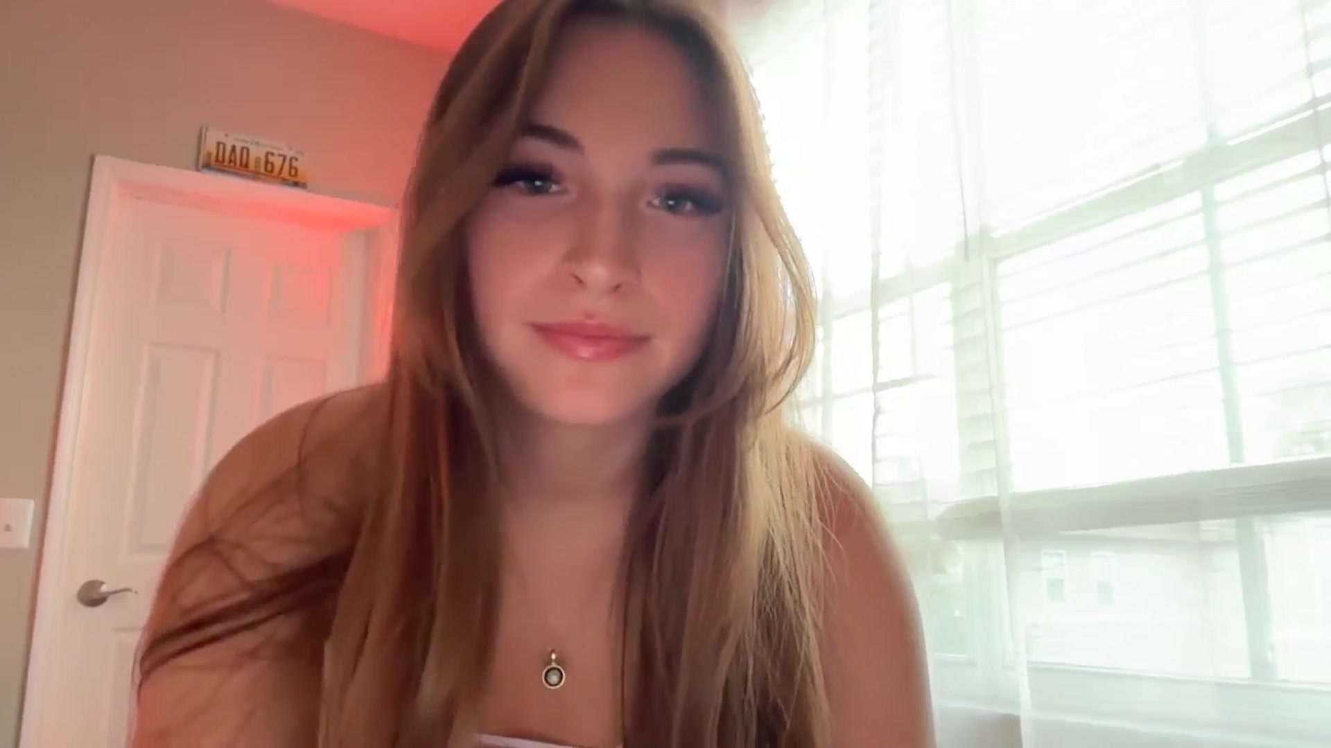 Gallery image thumbnail from SarahRhyder's myfreecams stream on, 09/03/2025, 23:01 image 12 of 20