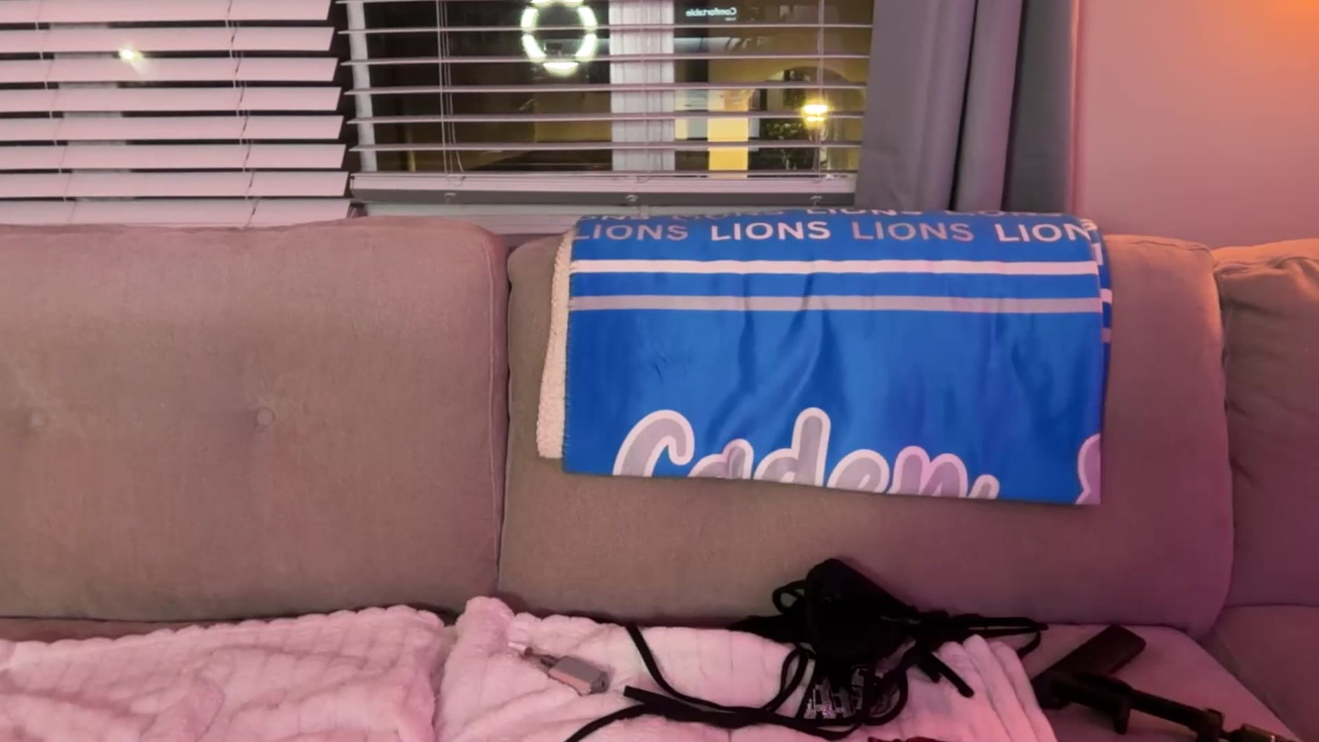 Gallery image thumbnail from SarahRhyder's myfreecams stream on, 09/05/2025, 06:47 image 15 of 20