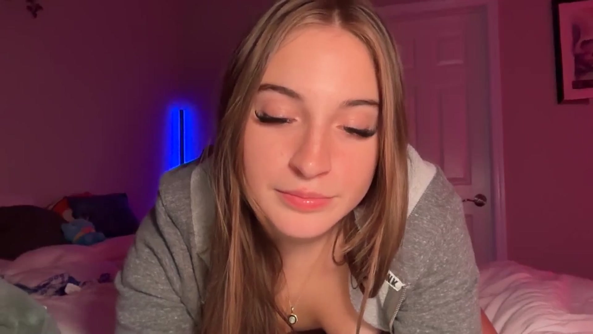 Gallery image thumbnail from SarahRhyder's myfreecams stream on, 09/09/2025, 01:25 image 20 of 20