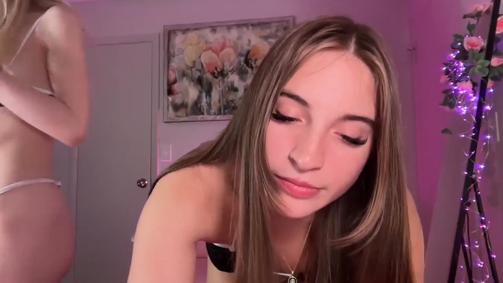 Gallery image thumbnail from SarahRhyder's myfreecams stream on, 09/17/2025, 02:30 image 15 of 20
