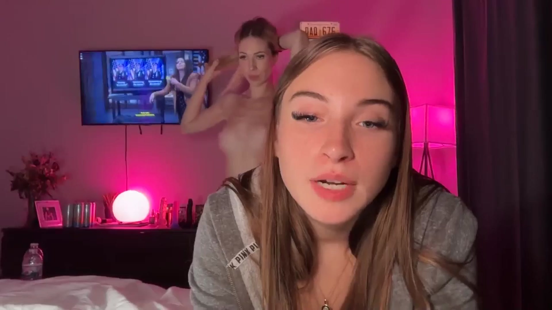 Gallery image thumbnail from SarahRhyder's myfreecams stream on, 09/19/2025, 06:09 image 7 of 20