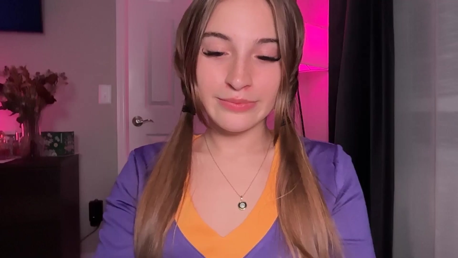 Gallery image thumbnail from SarahRhyder's myfreecams stream on, 10/22/2025, 24:03 image 13 of 20