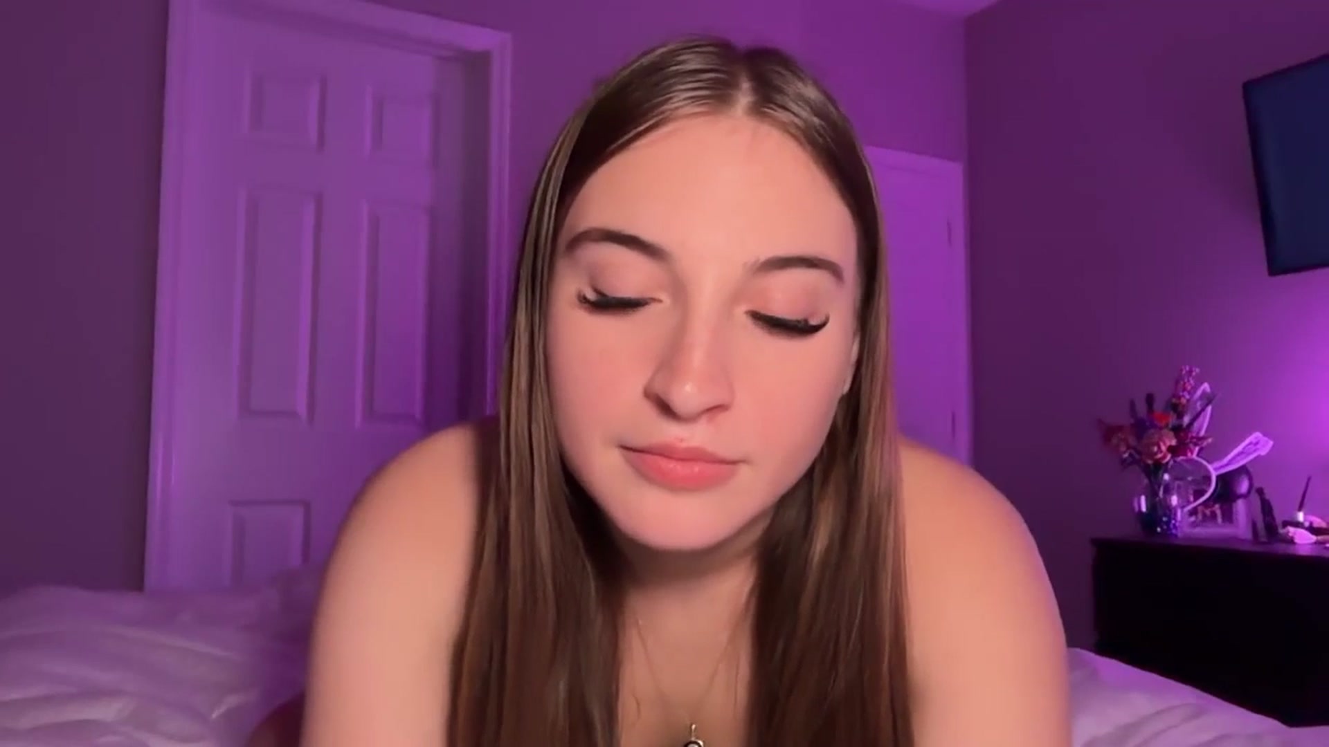 Gallery image thumbnail from SarahRhyder's myfreecams stream on, 10/29/2025, 01:39 image 20 of 20