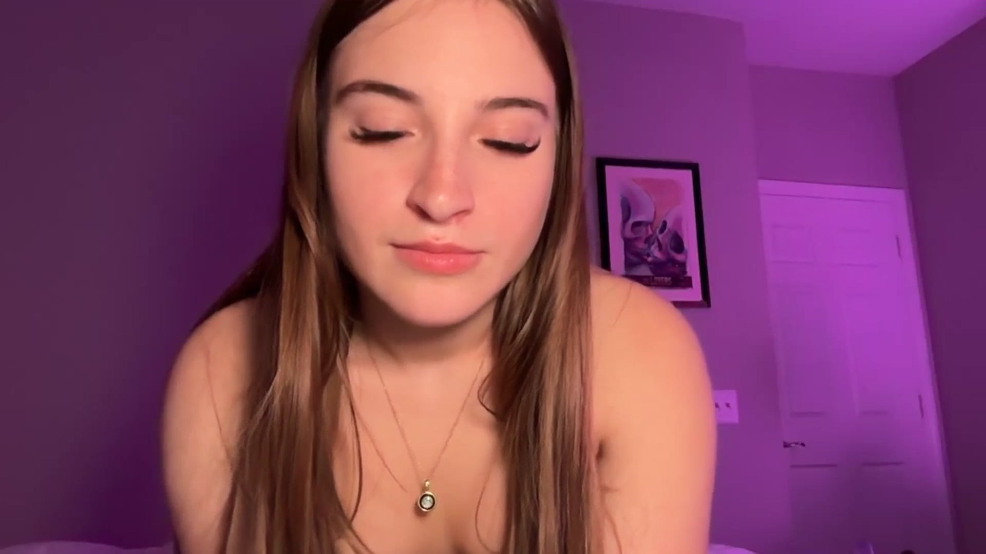 Gallery image thumbnail from SarahRhyder's myfreecams stream on, 10/29/2025, 01:39 image 3 of 20