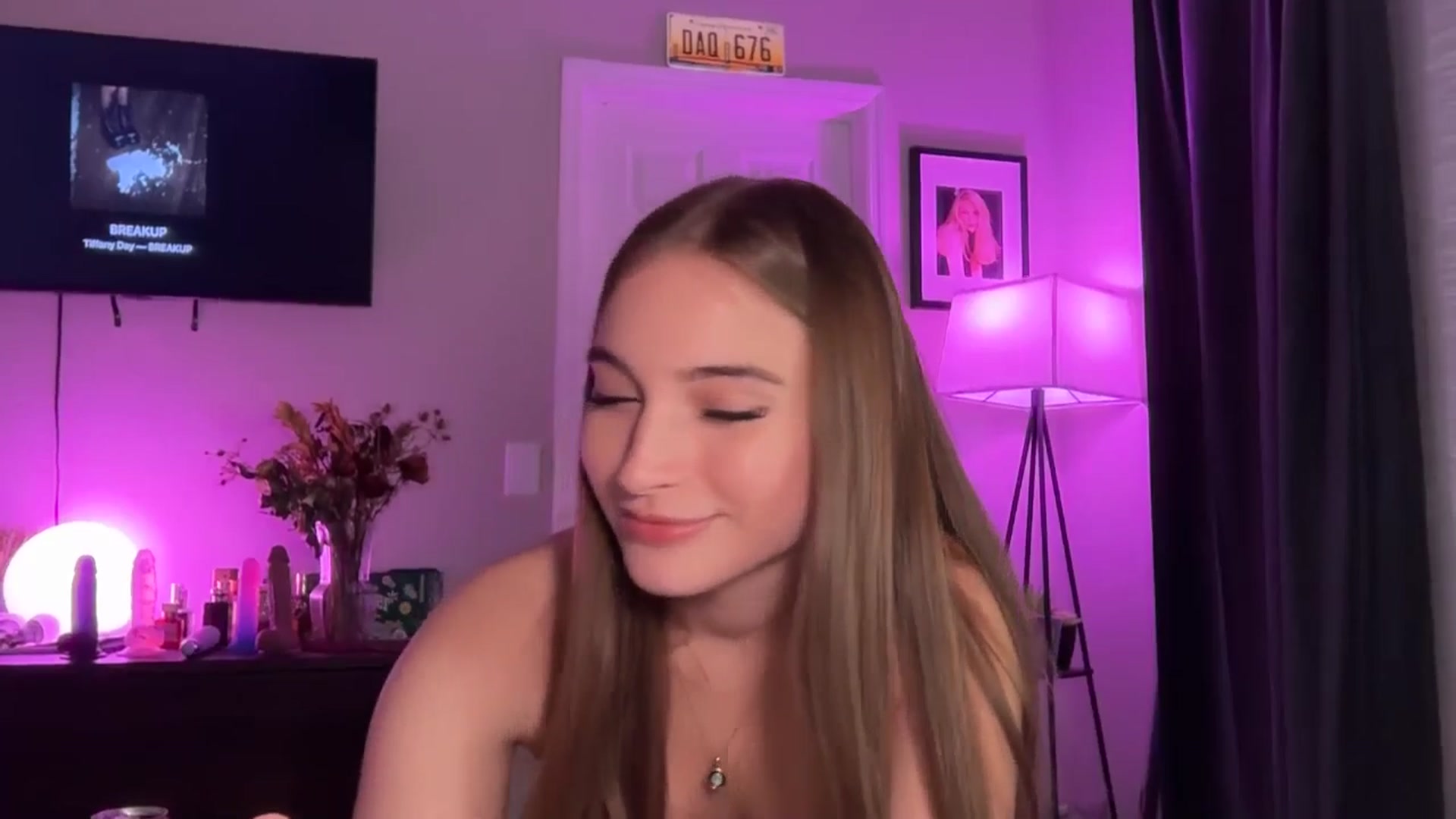 Gallery image thumbnail from SarahRhyder's myfreecams stream on, 11/12/2025, 01:57 image 8 of 20