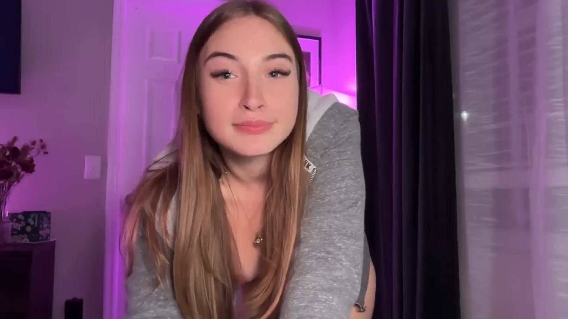 Gallery image thumbnail from SarahRhyder's myfreecams stream on, 11/12/2025, 05:01 image 11 of 20