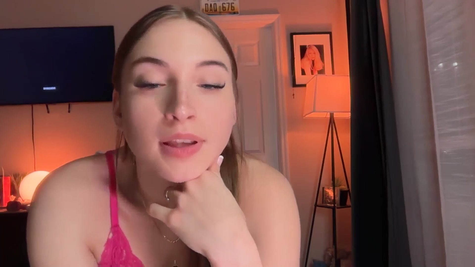 Gallery image thumbnail from SarahRhyder's myfreecams stream on, 02/16/2026, 04:04 image 15 of 20